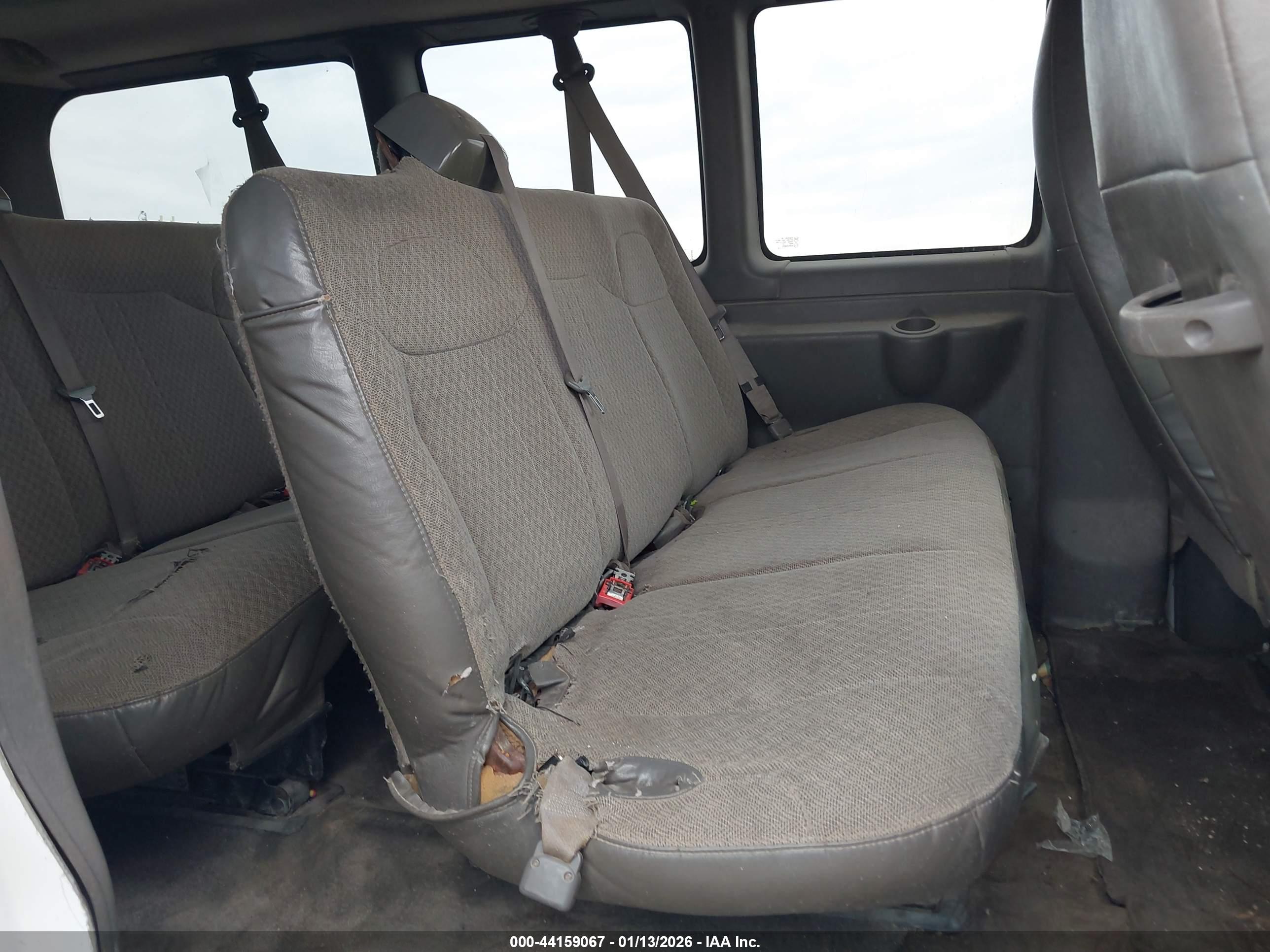 CHEVROLET EXPRESS image 8