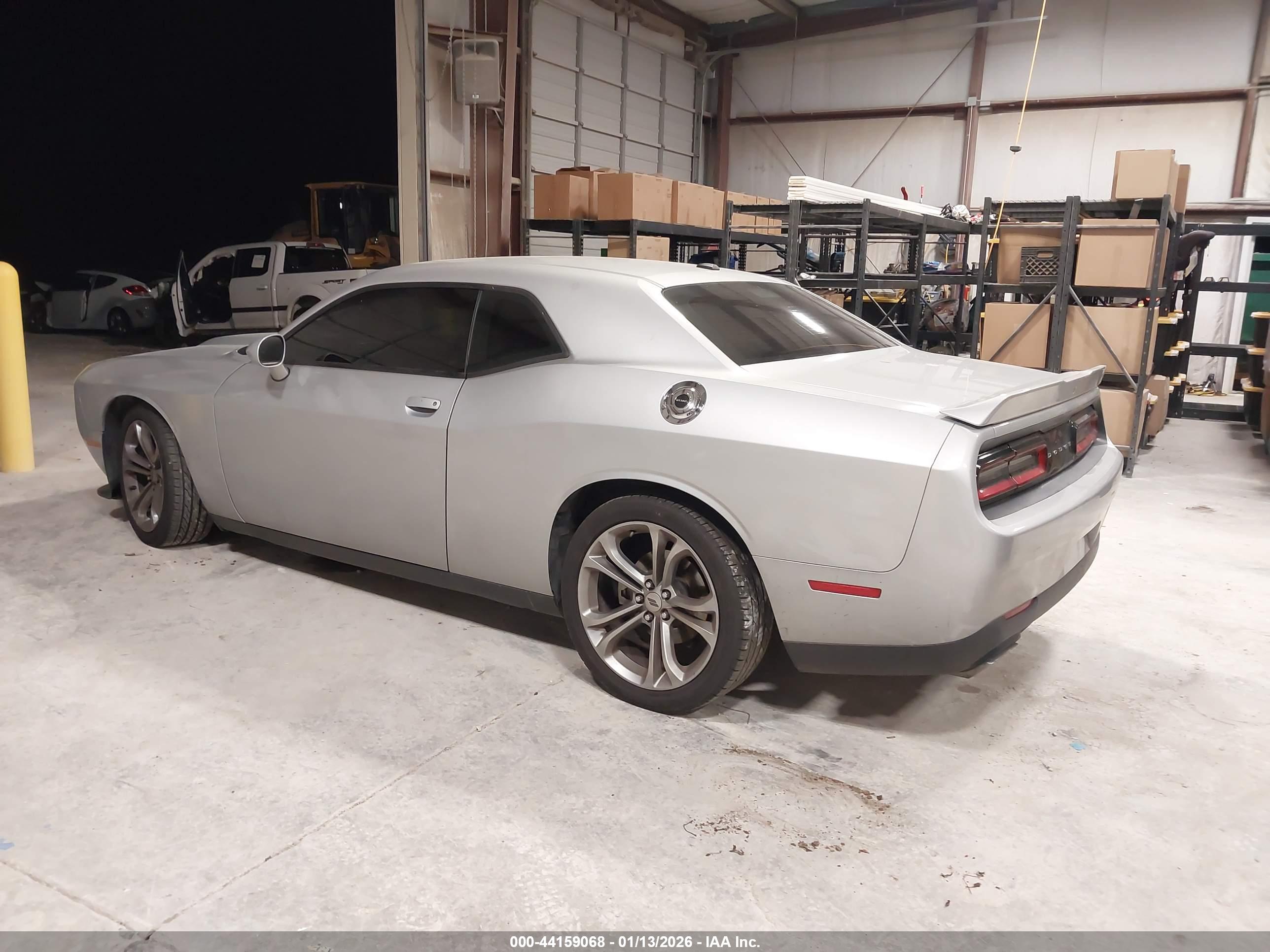 DODGE CHALLENGER image 3