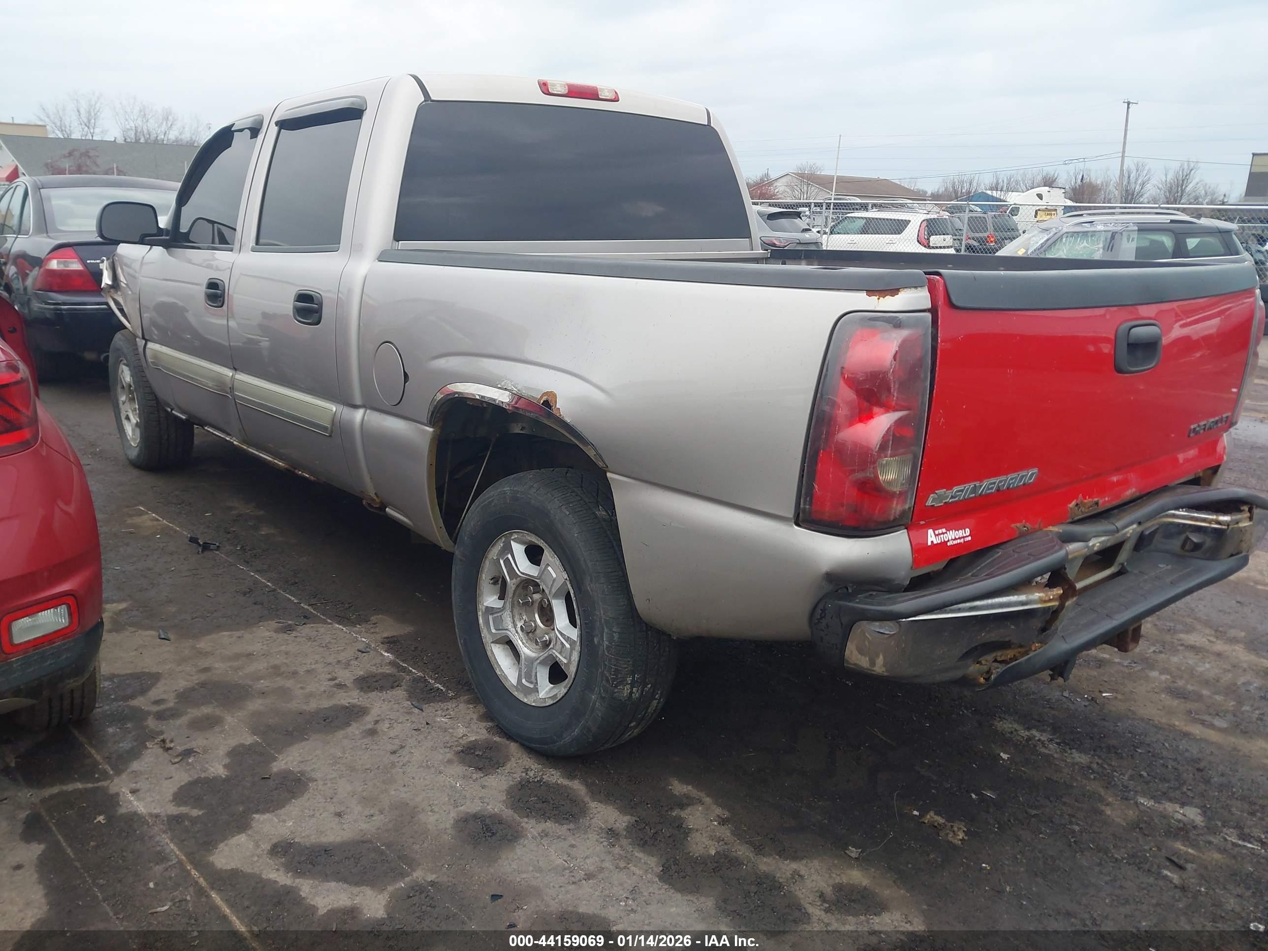 CHEVROLET SILVERADO image 3