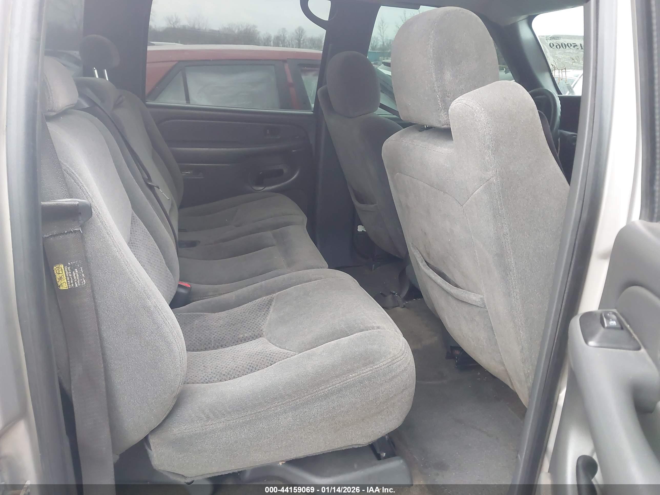 CHEVROLET SILVERADO image 8