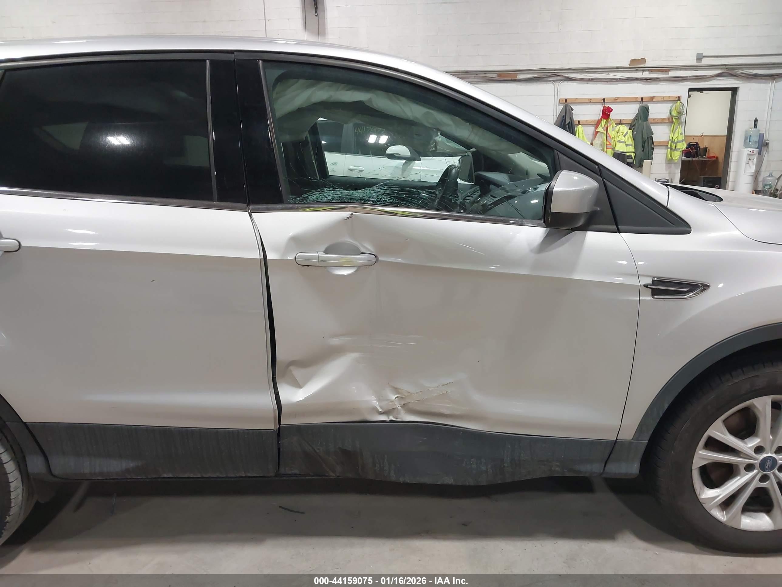 FORD ESCAPE image 6