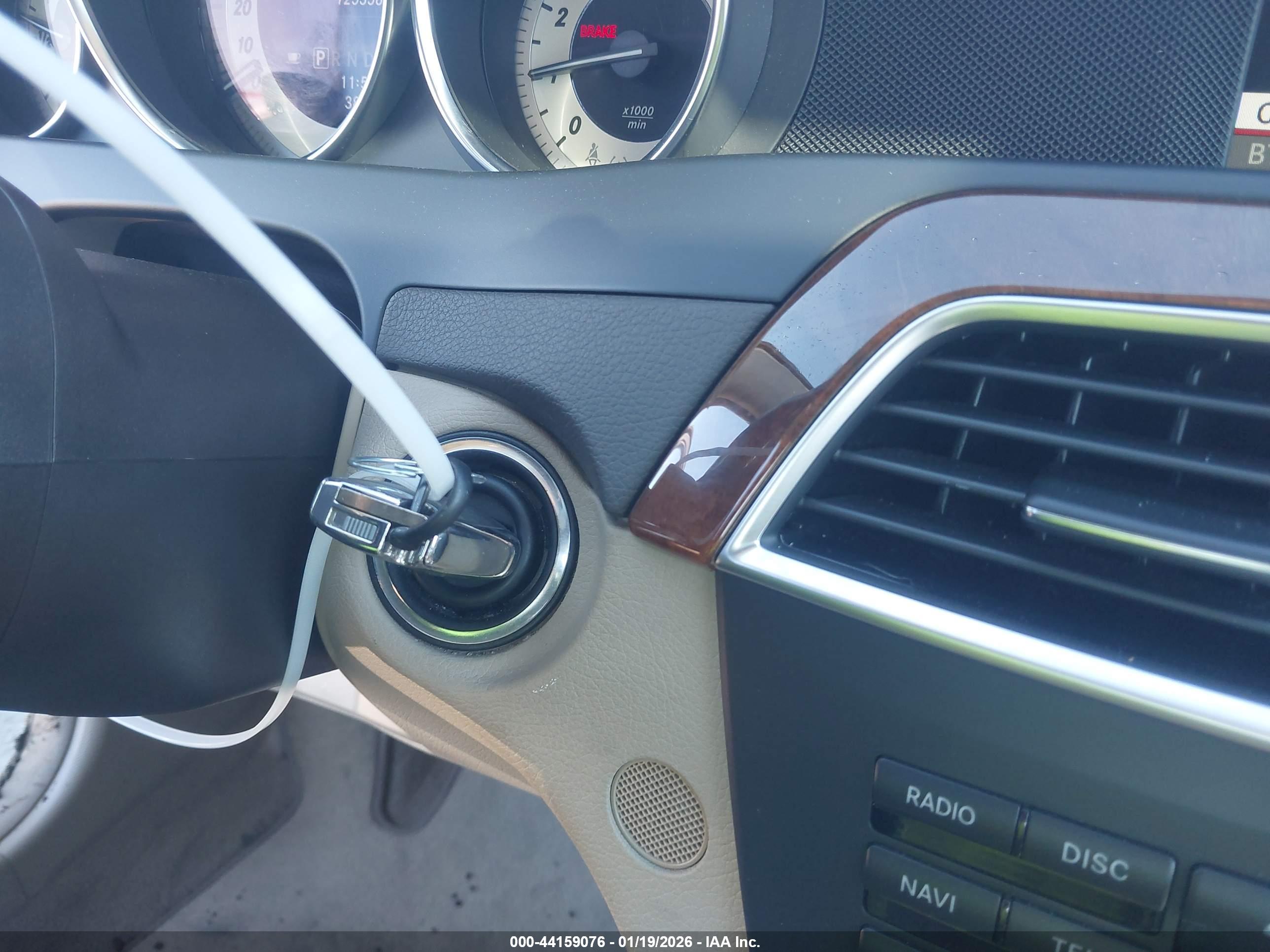 MERCEDES-BENZ C image 11