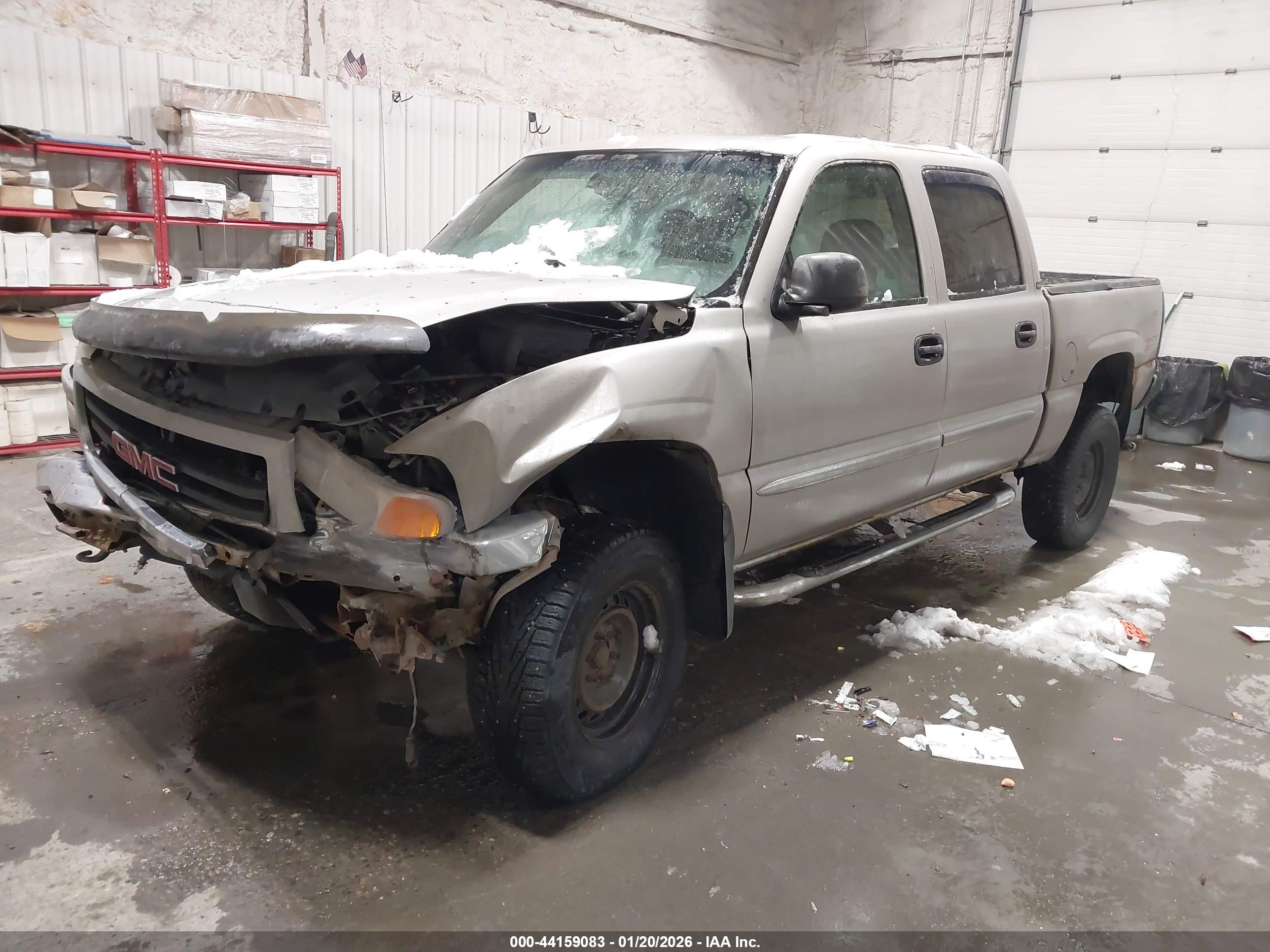 GMC SIERRA image 2