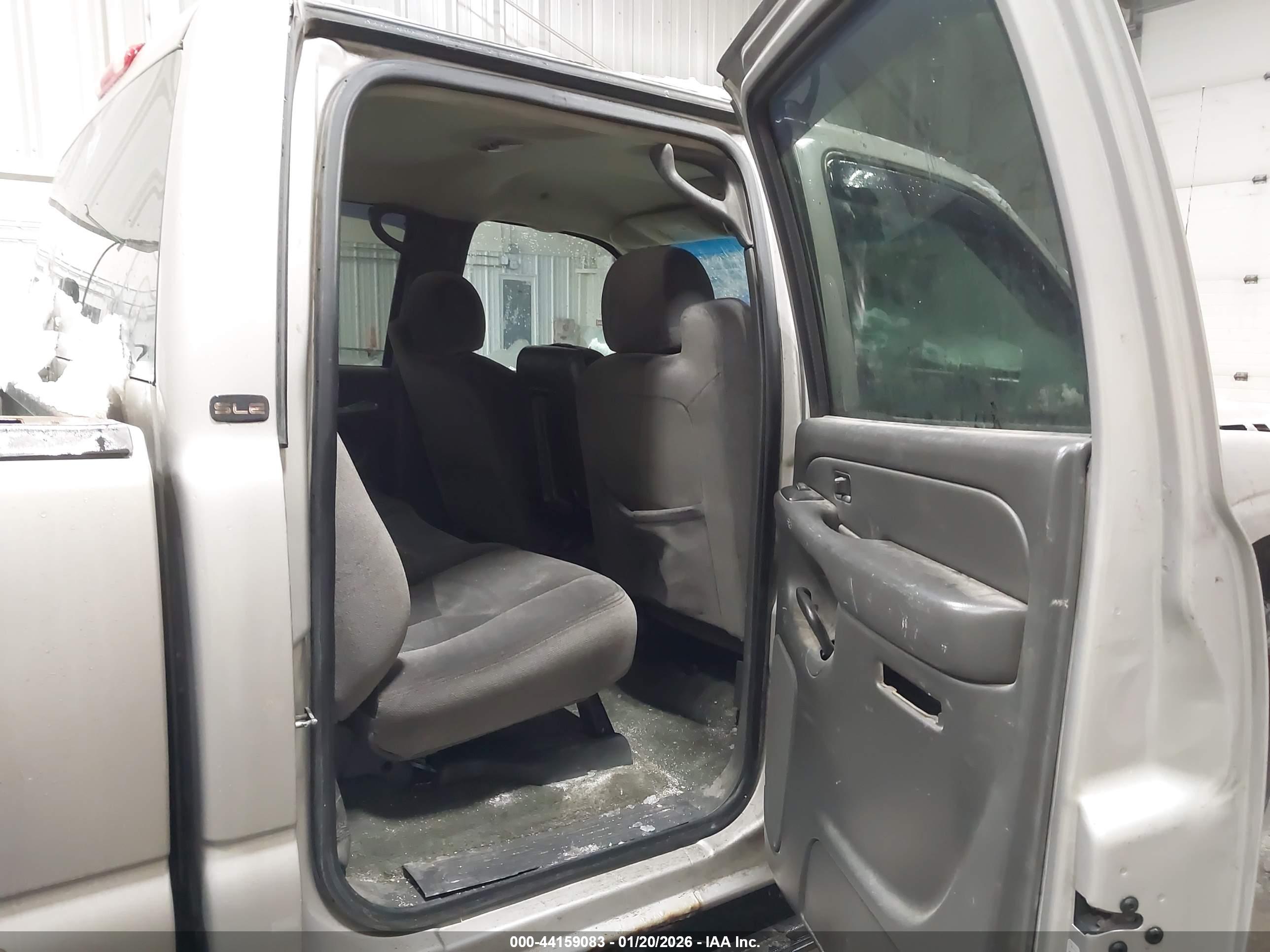 GMC SIERRA image 8