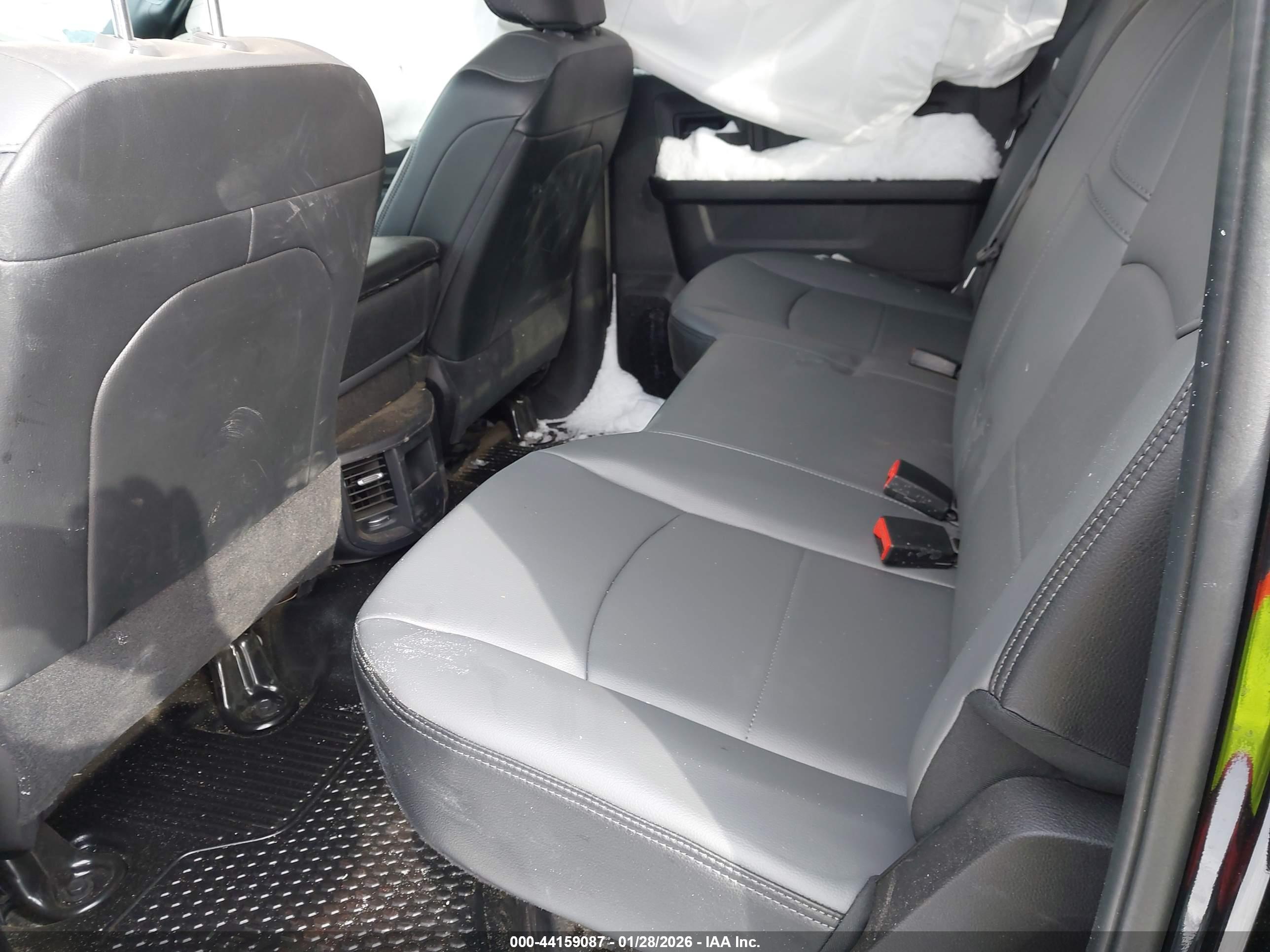 RAM 2500 image 8