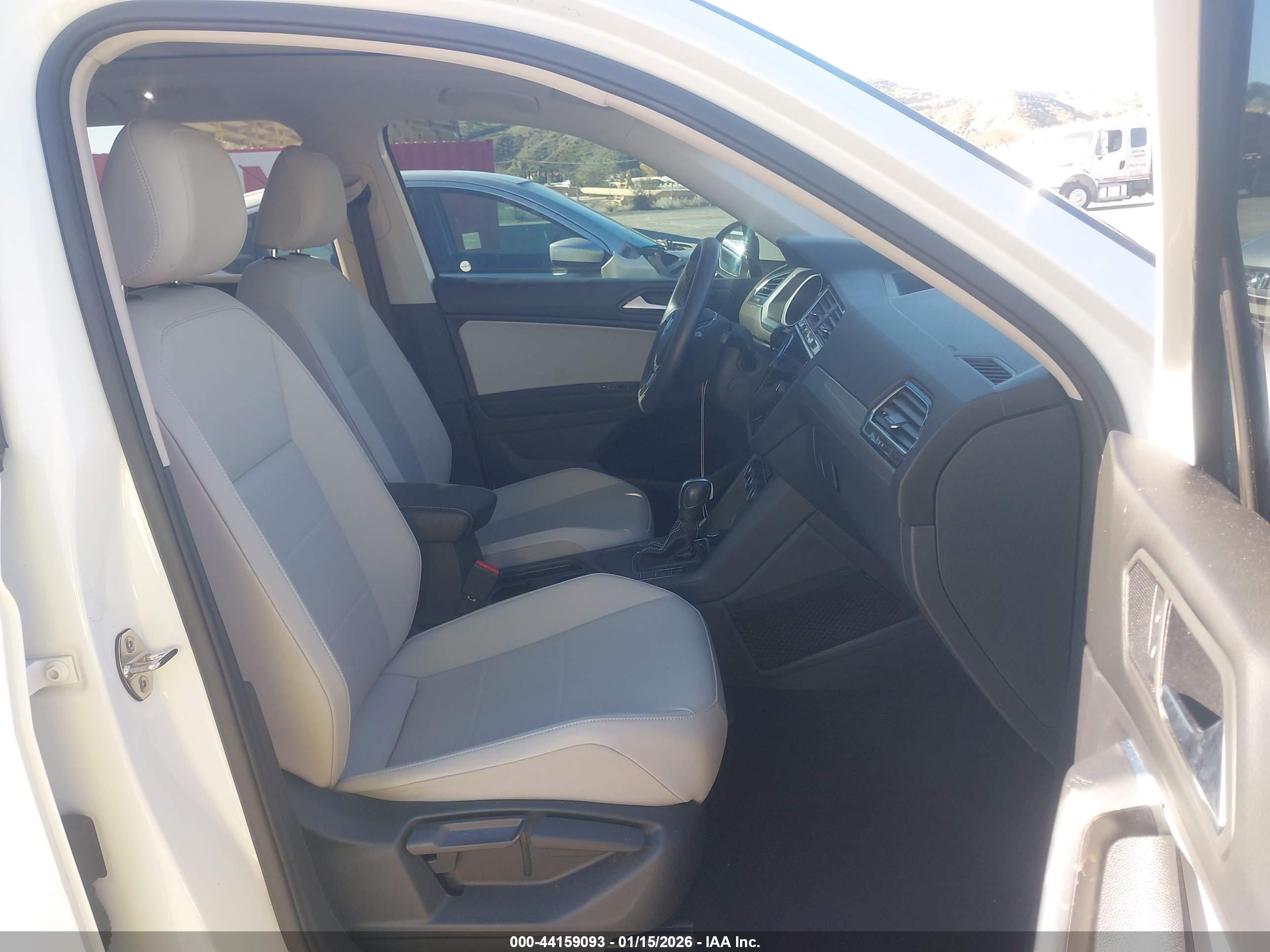 VOLKSWAGEN TIGUAN image 5