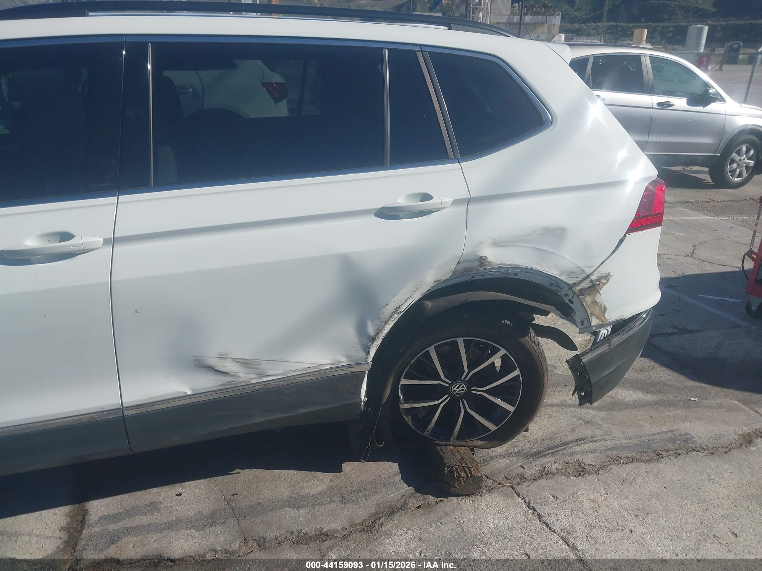 VOLKSWAGEN TIGUAN image 6