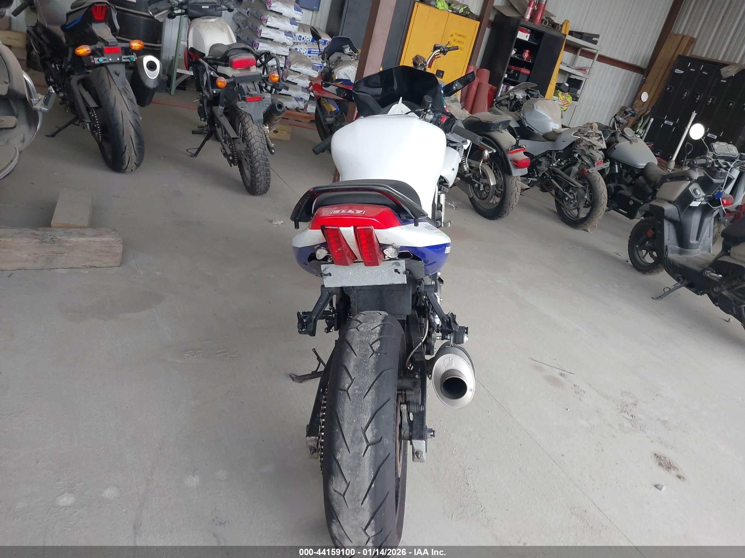 SUZUKI SV650 image 6