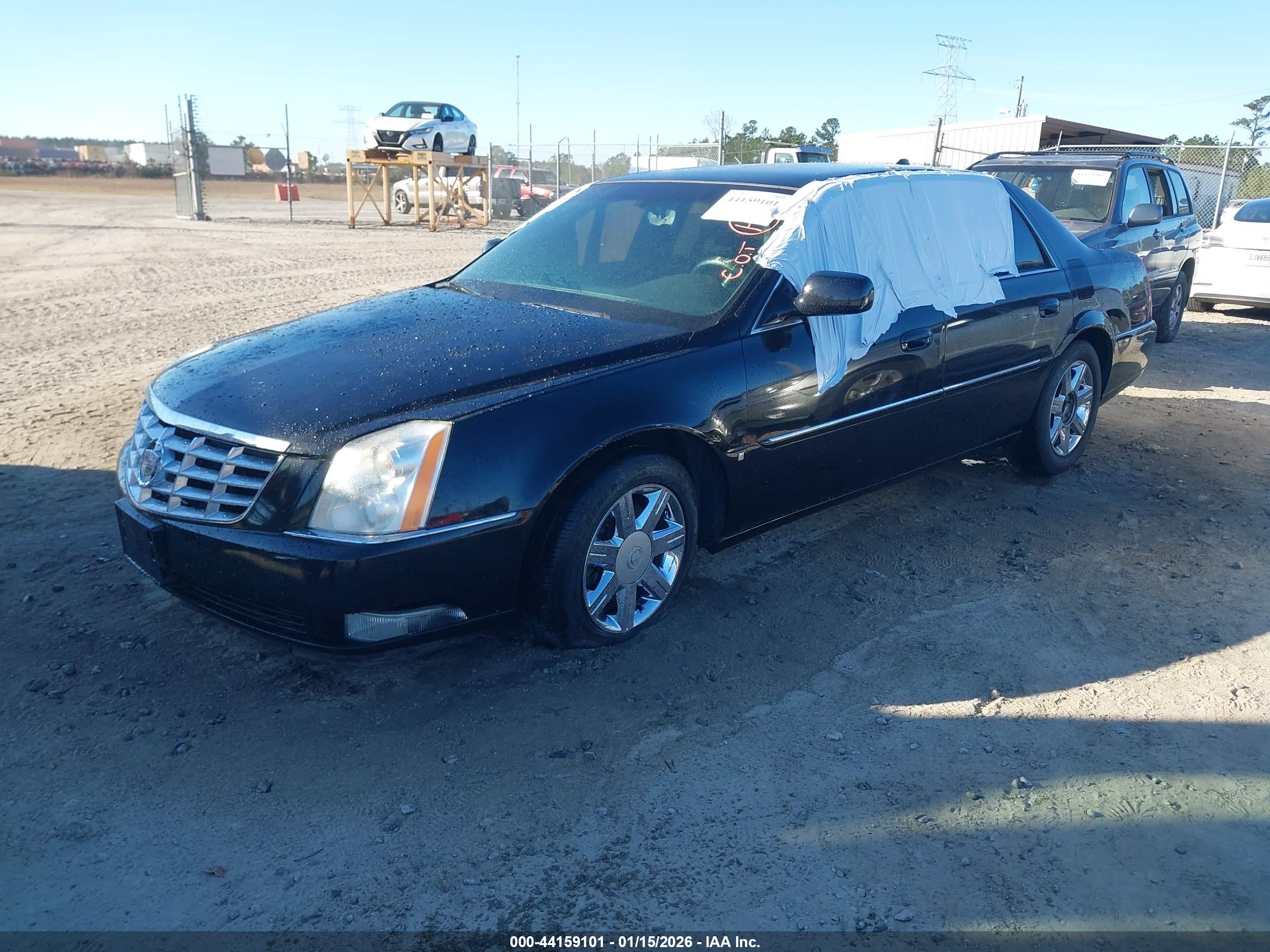 CADILLAC DTS image 2