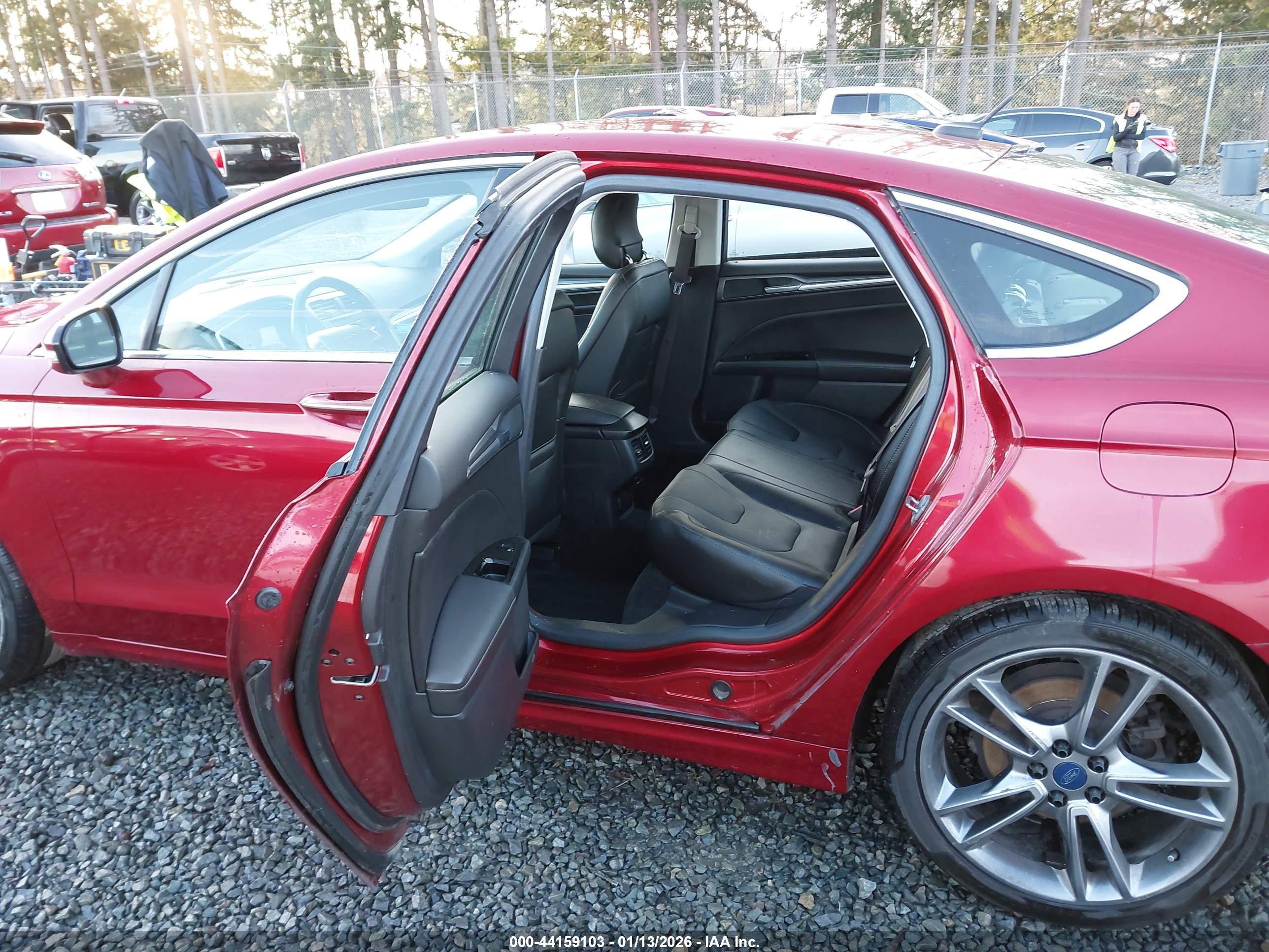 FORD FUSION image 8