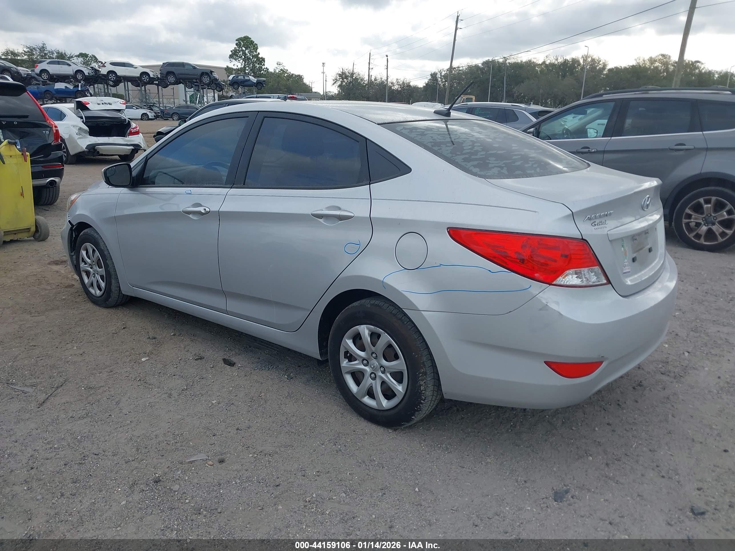 HYUNDAI ACCENT image 3