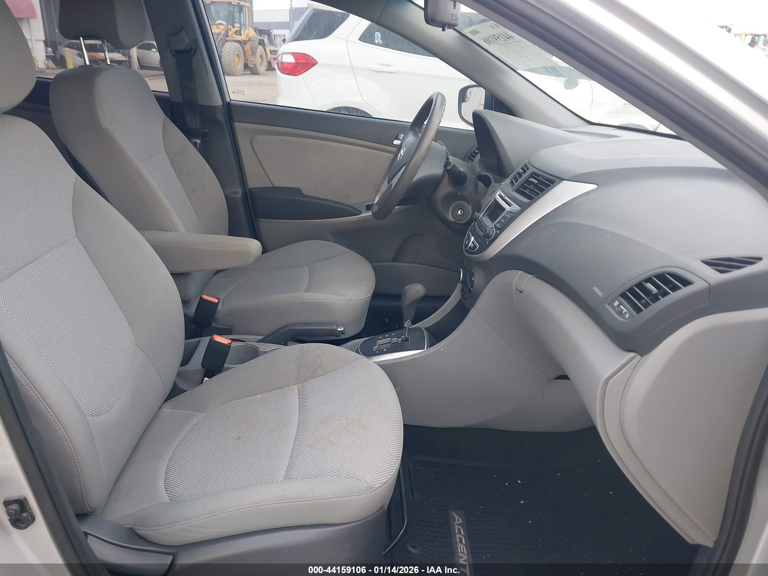 HYUNDAI ACCENT image 5