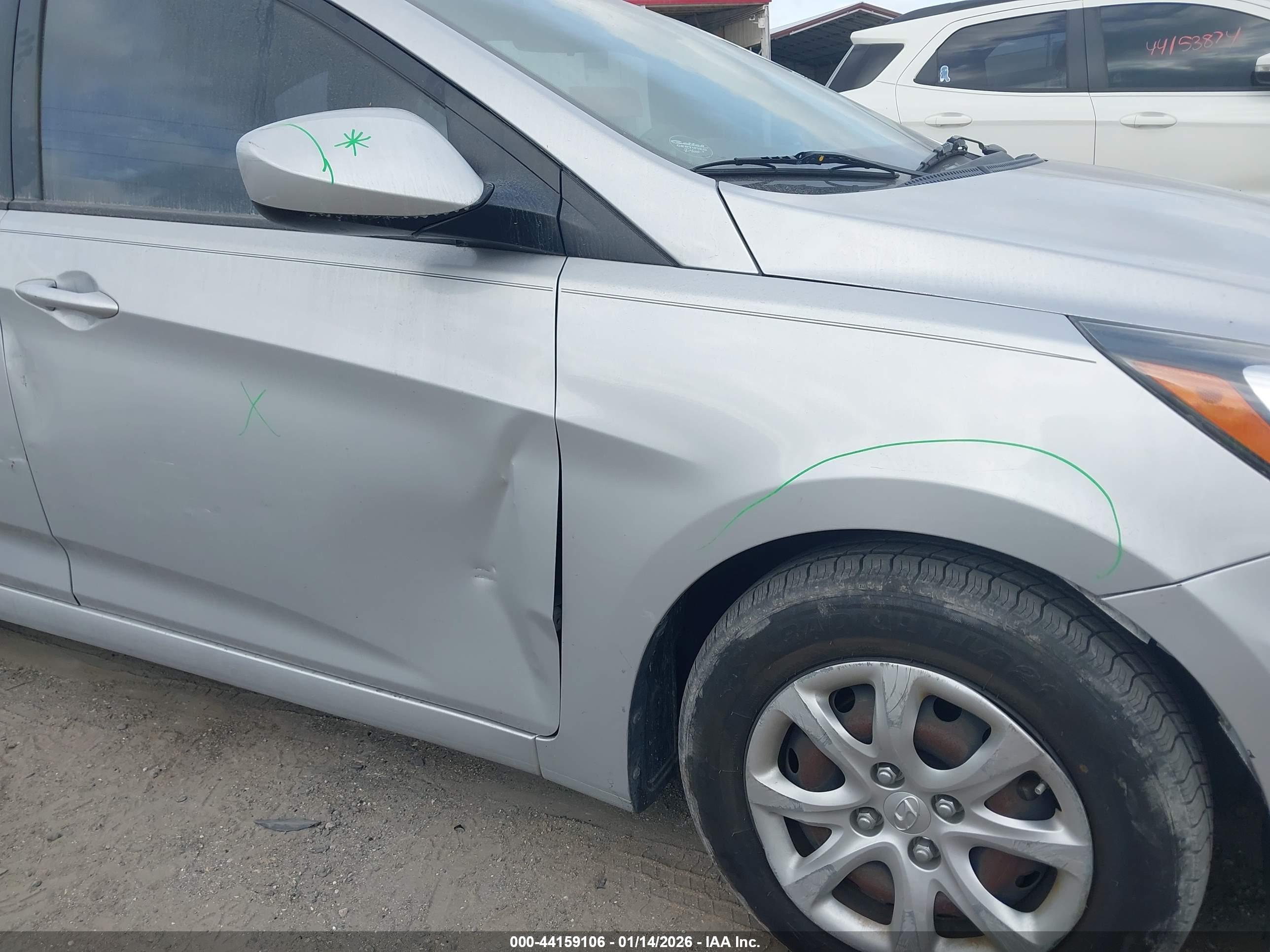 HYUNDAI ACCENT image 6