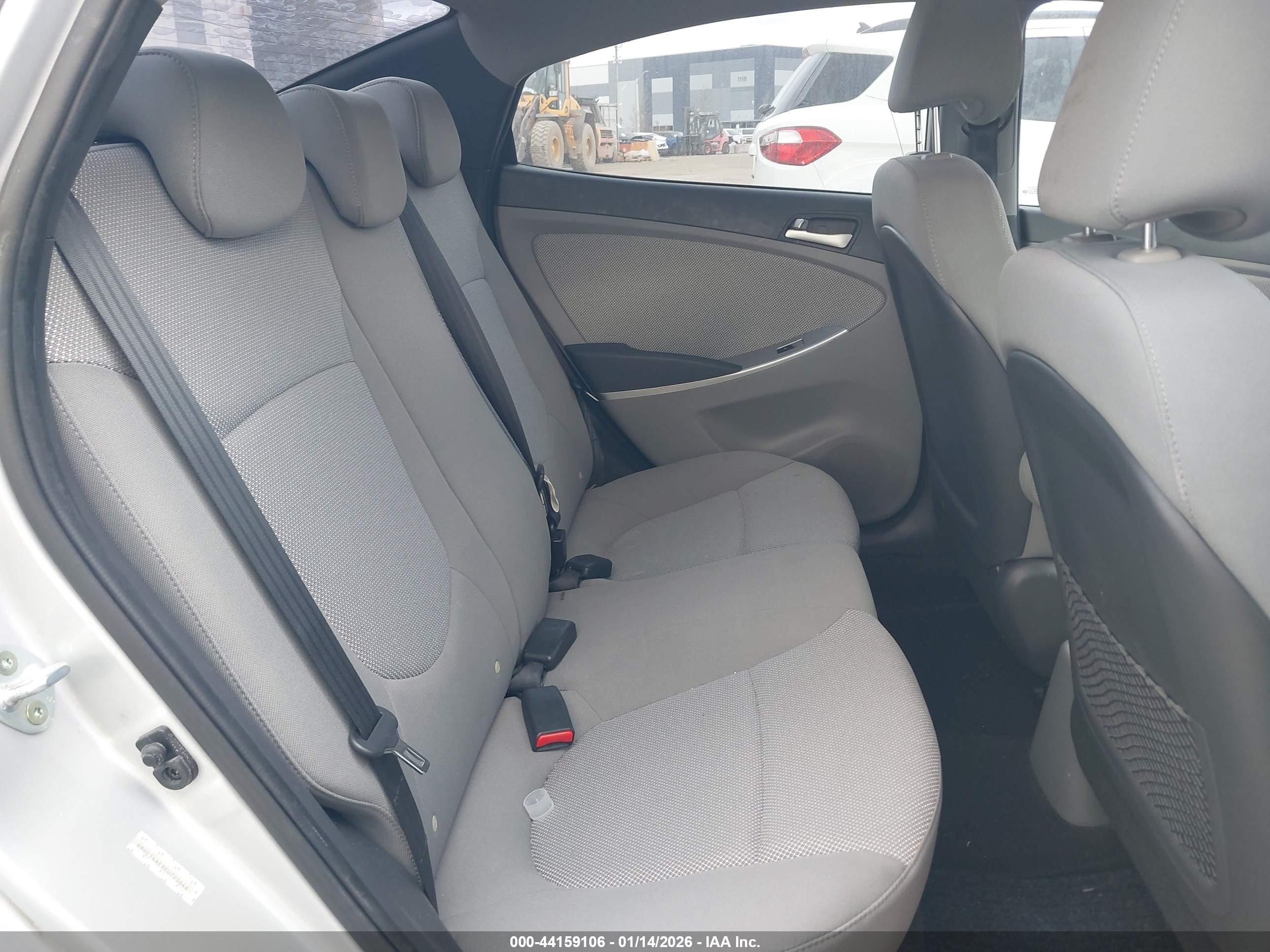 HYUNDAI ACCENT image 8