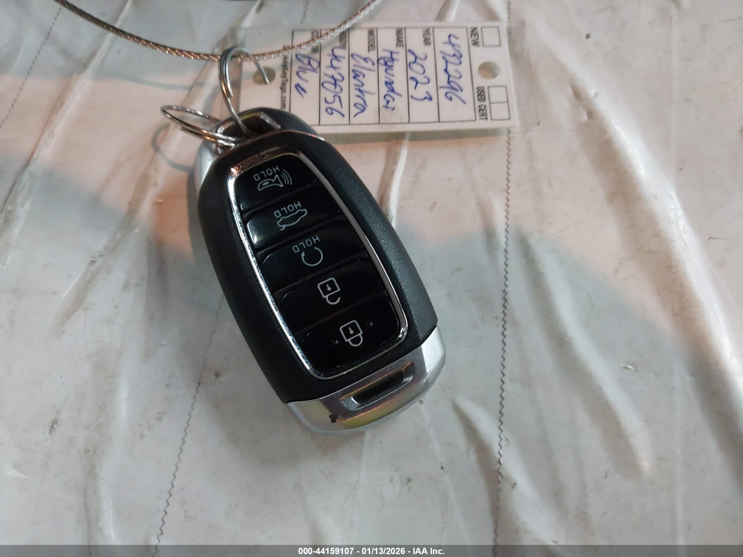HYUNDAI ELANTRA image 11