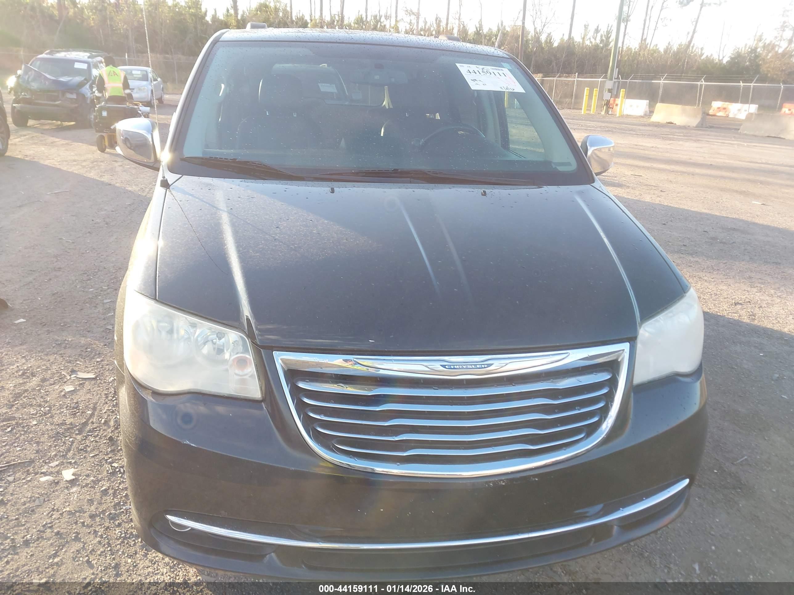 CHRYSLER TOWN image 6