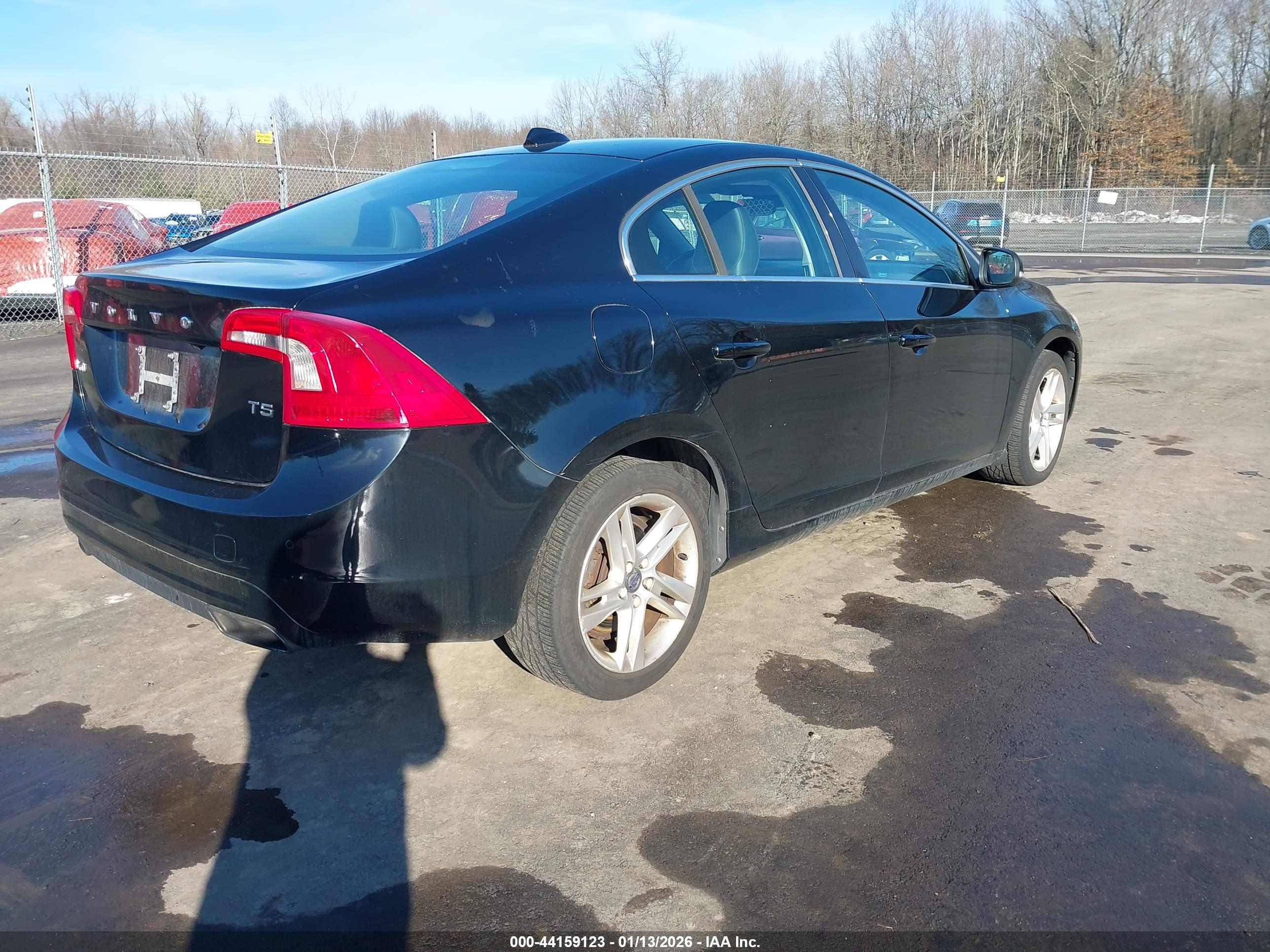 VOLVO S60 image 4