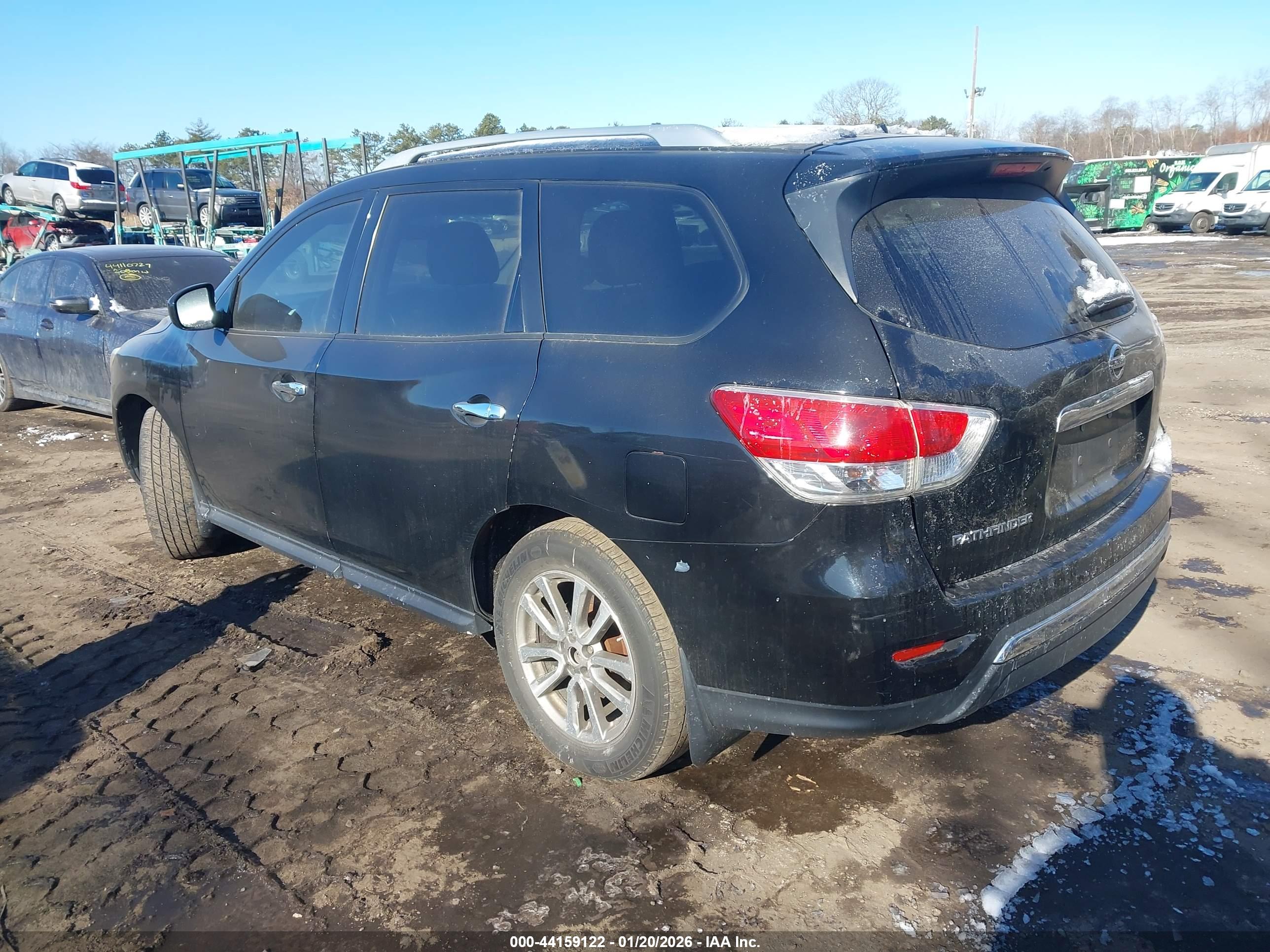 NISSAN PATHFINDER image 3