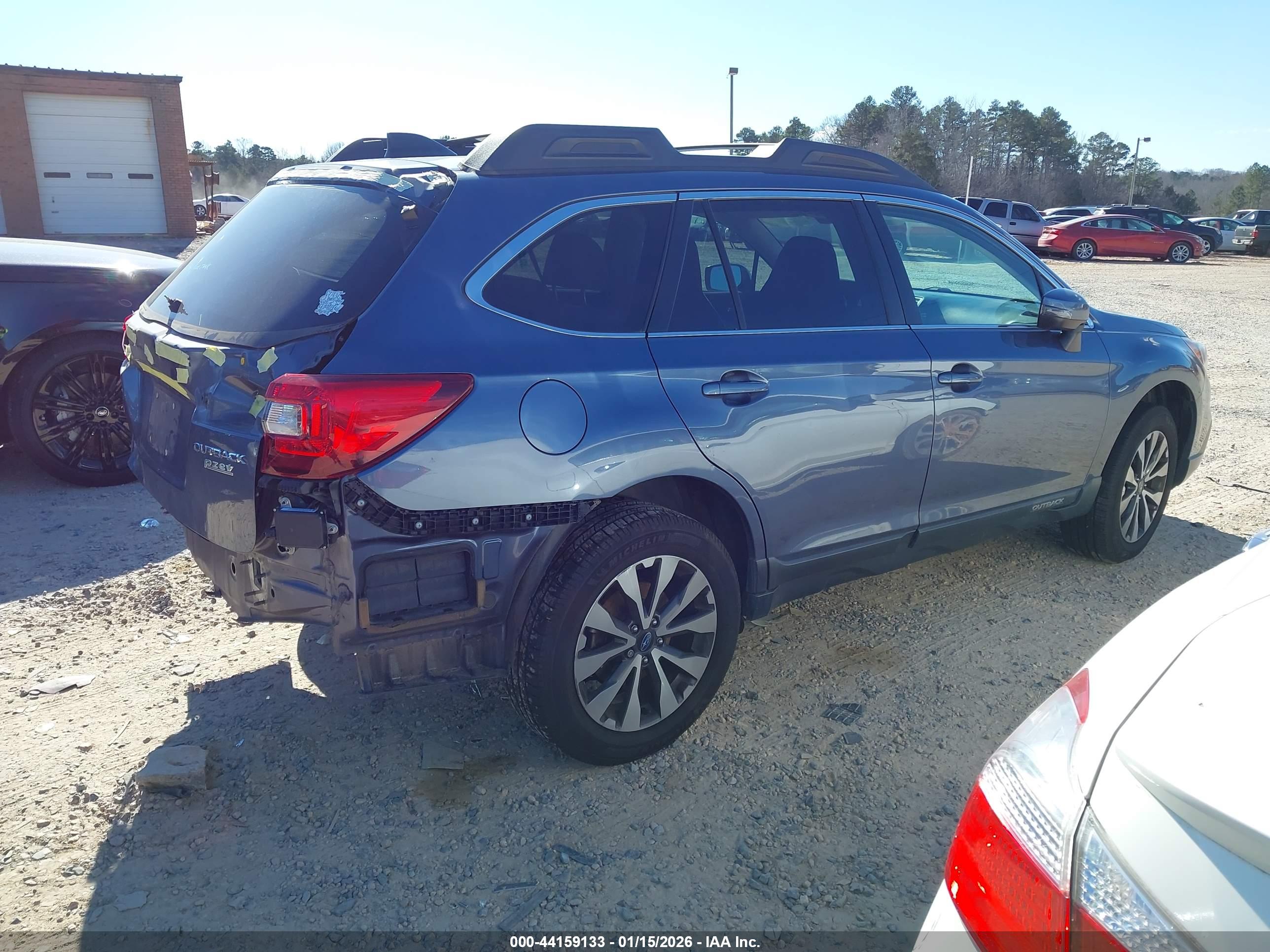 SUBARU OUTBACK image 4