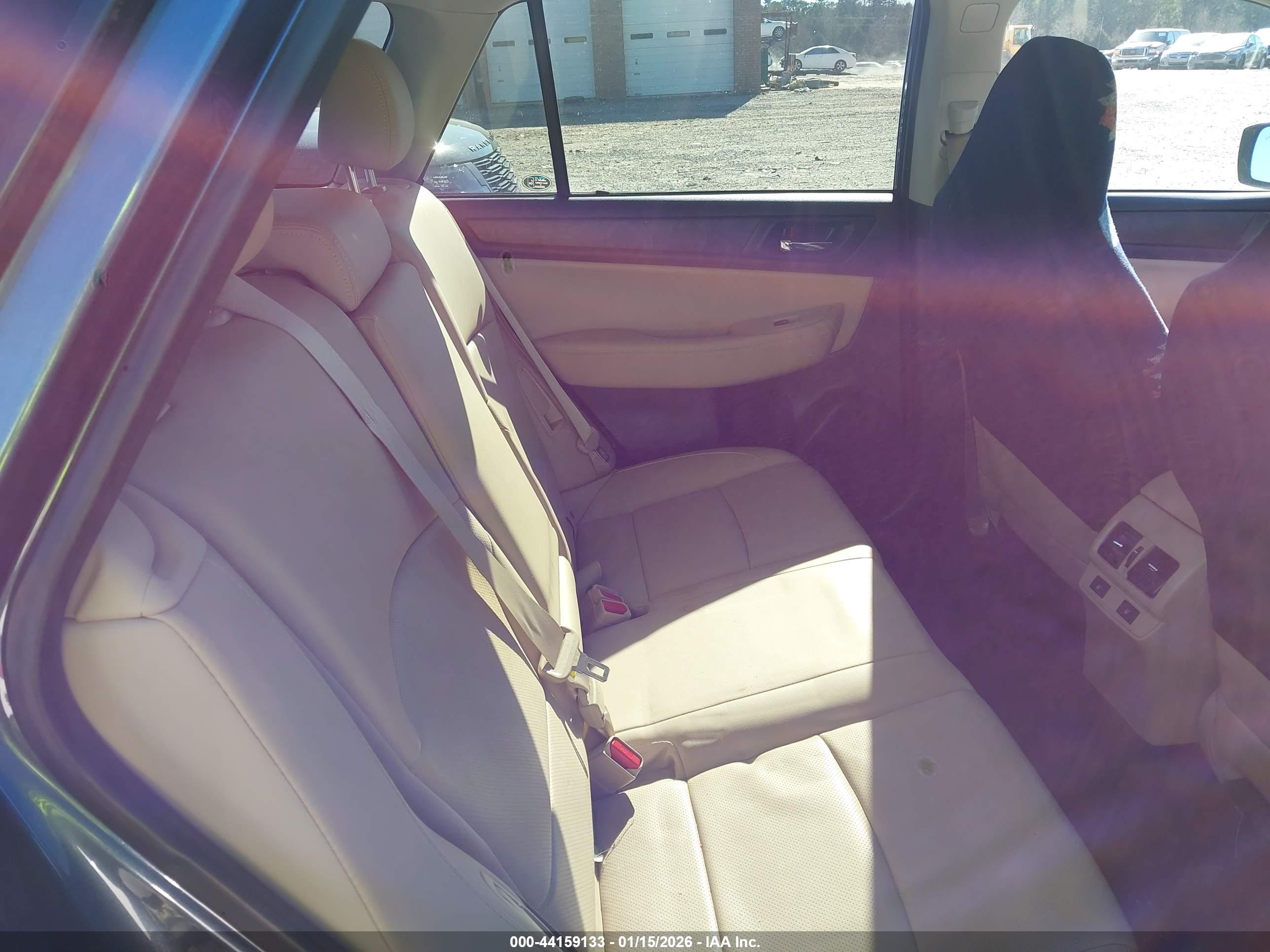 SUBARU OUTBACK image 8