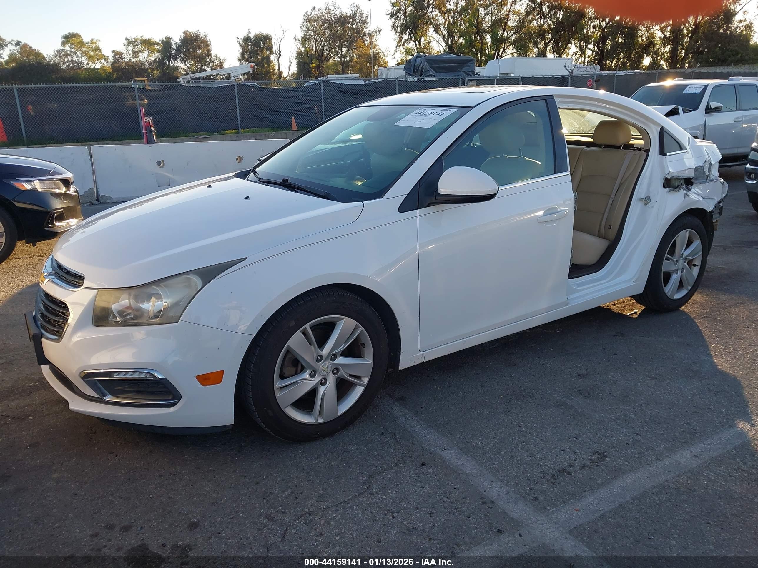 CHEVROLET CRUZE image 2