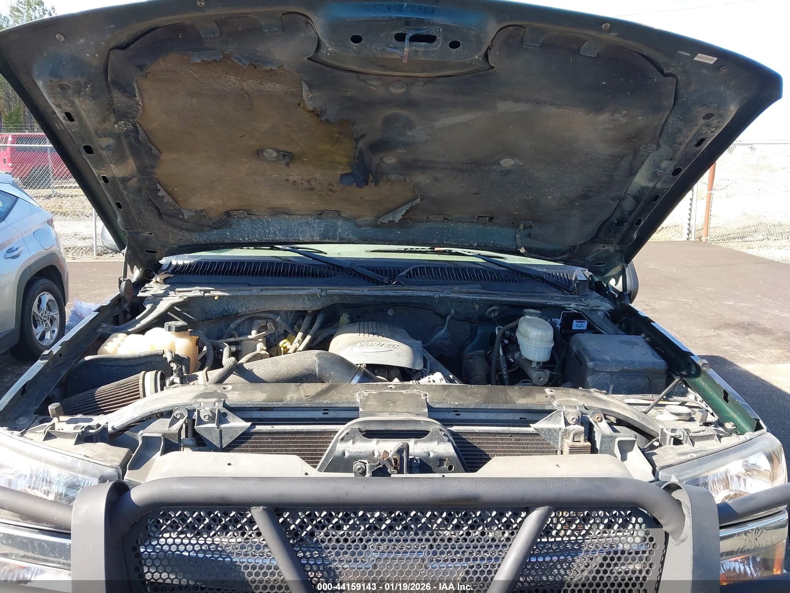 CHEVROLET SILVERADO image 10