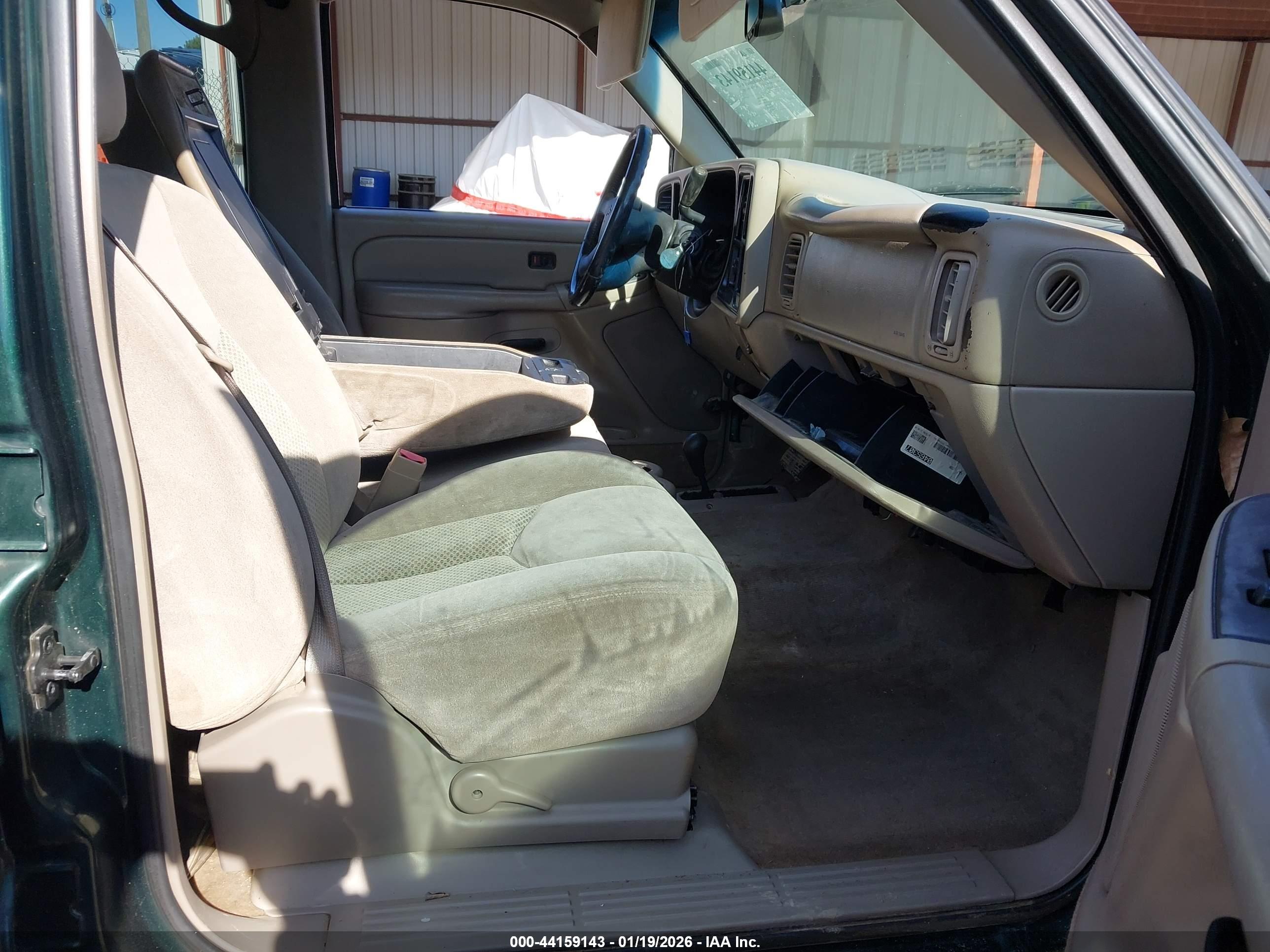 CHEVROLET SILVERADO image 5
