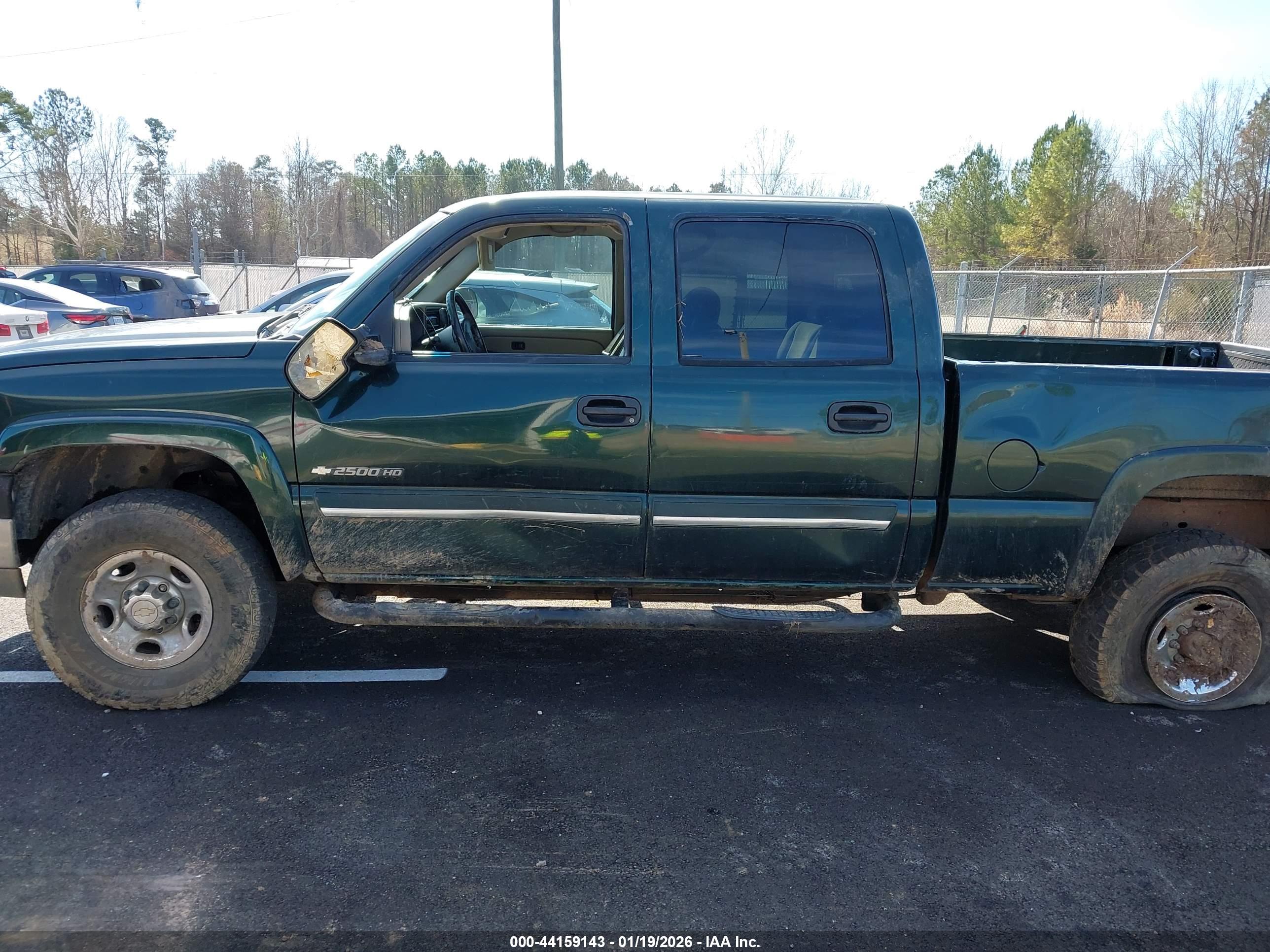CHEVROLET SILVERADO image 6