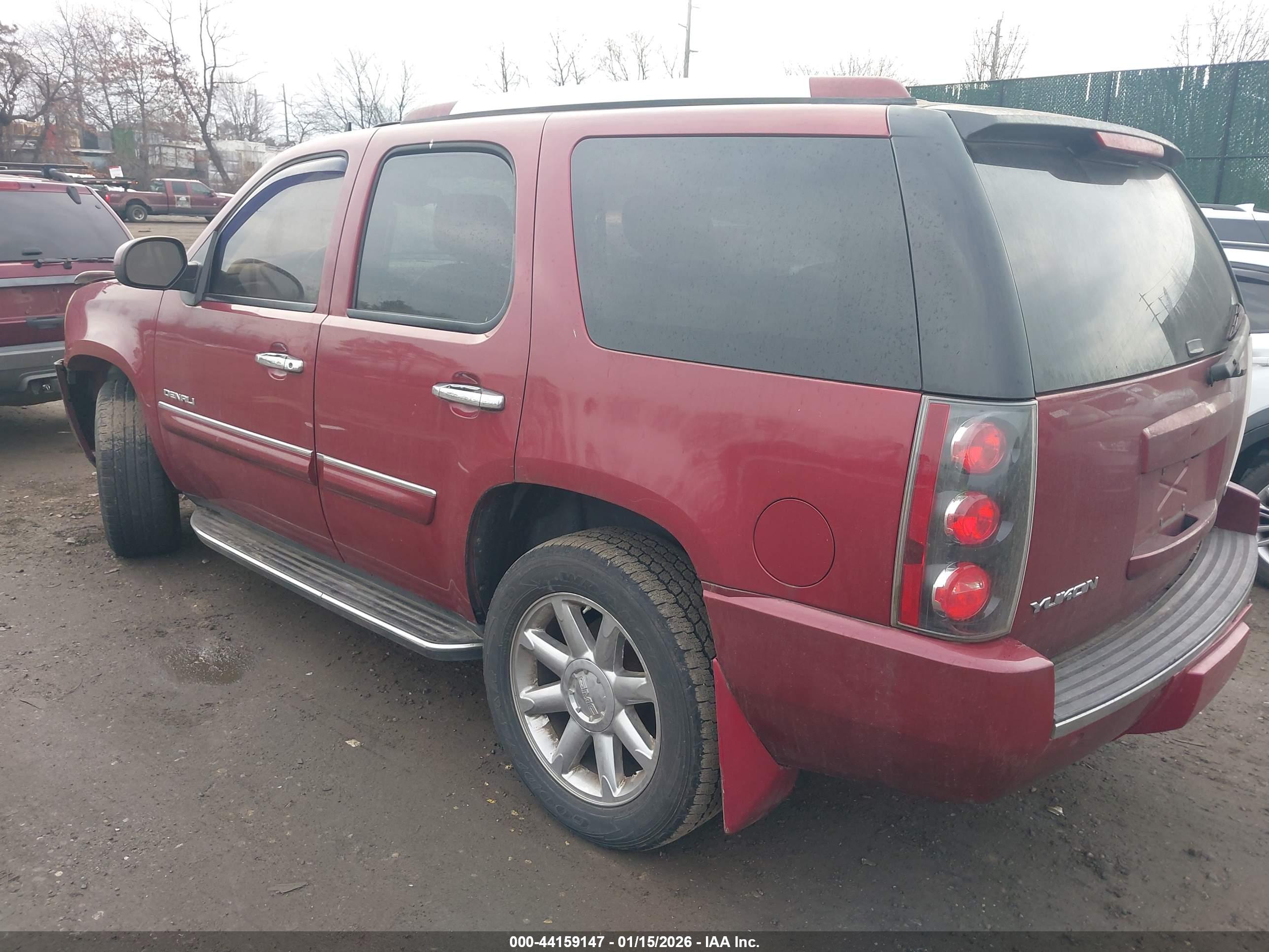 GMC YUKON image 3
