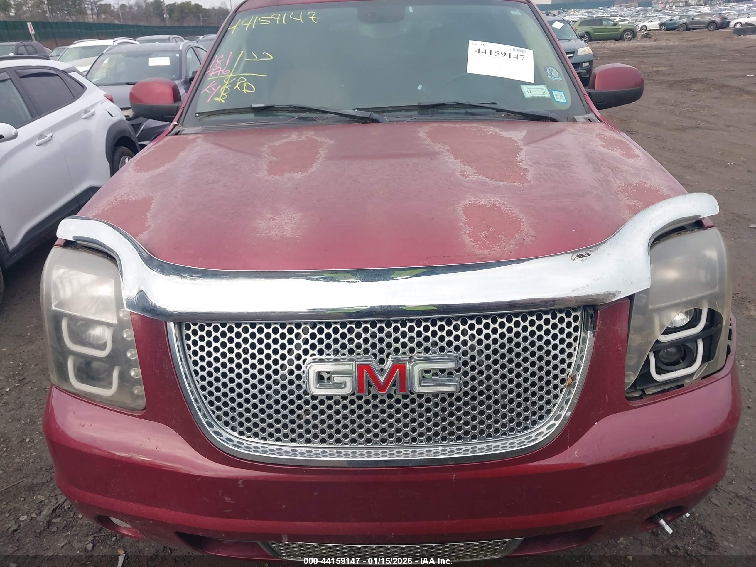 GMC YUKON image 6