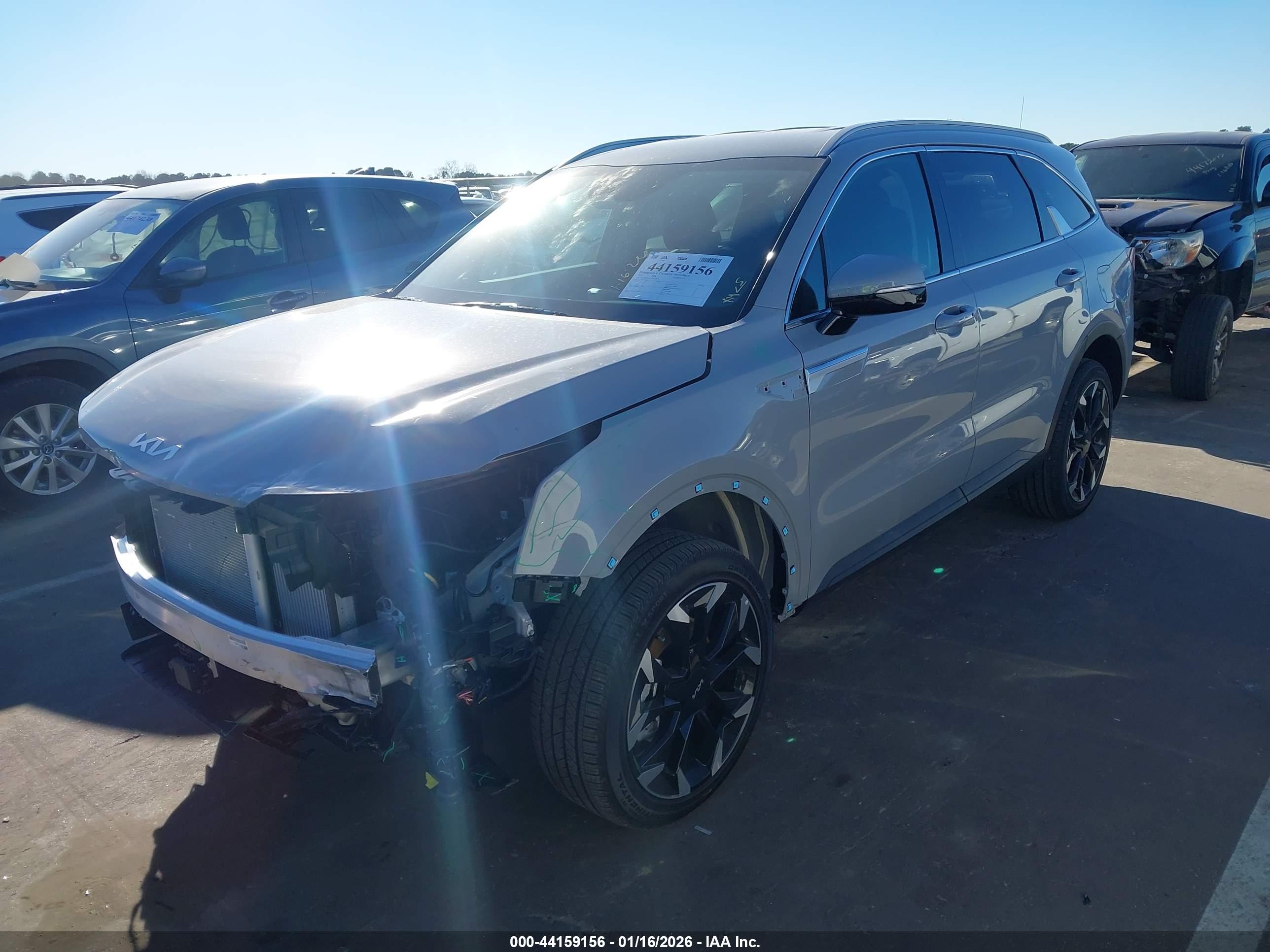 KIA SORENTO image 2