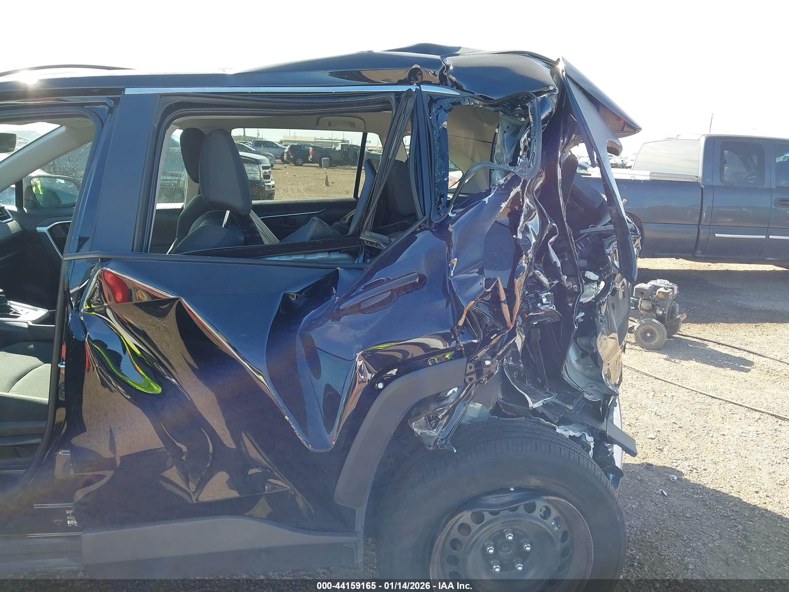 TOYOTA RAV4 image 6