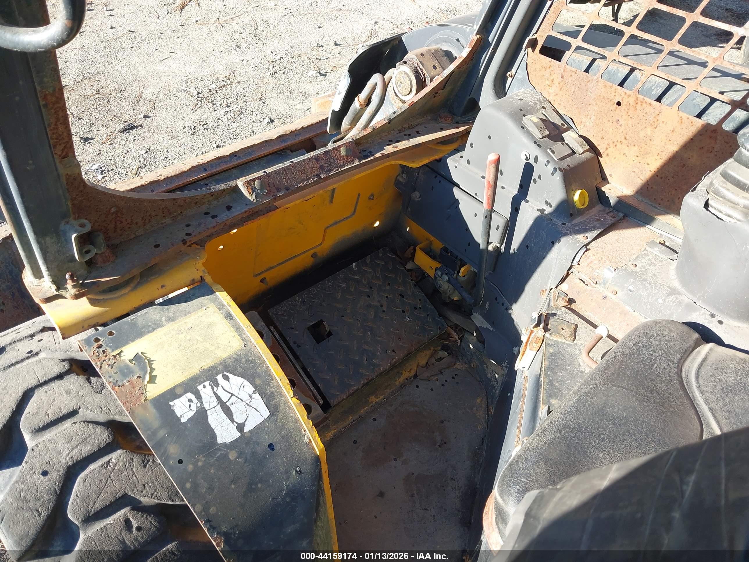JCB SKIDSTEER image 8