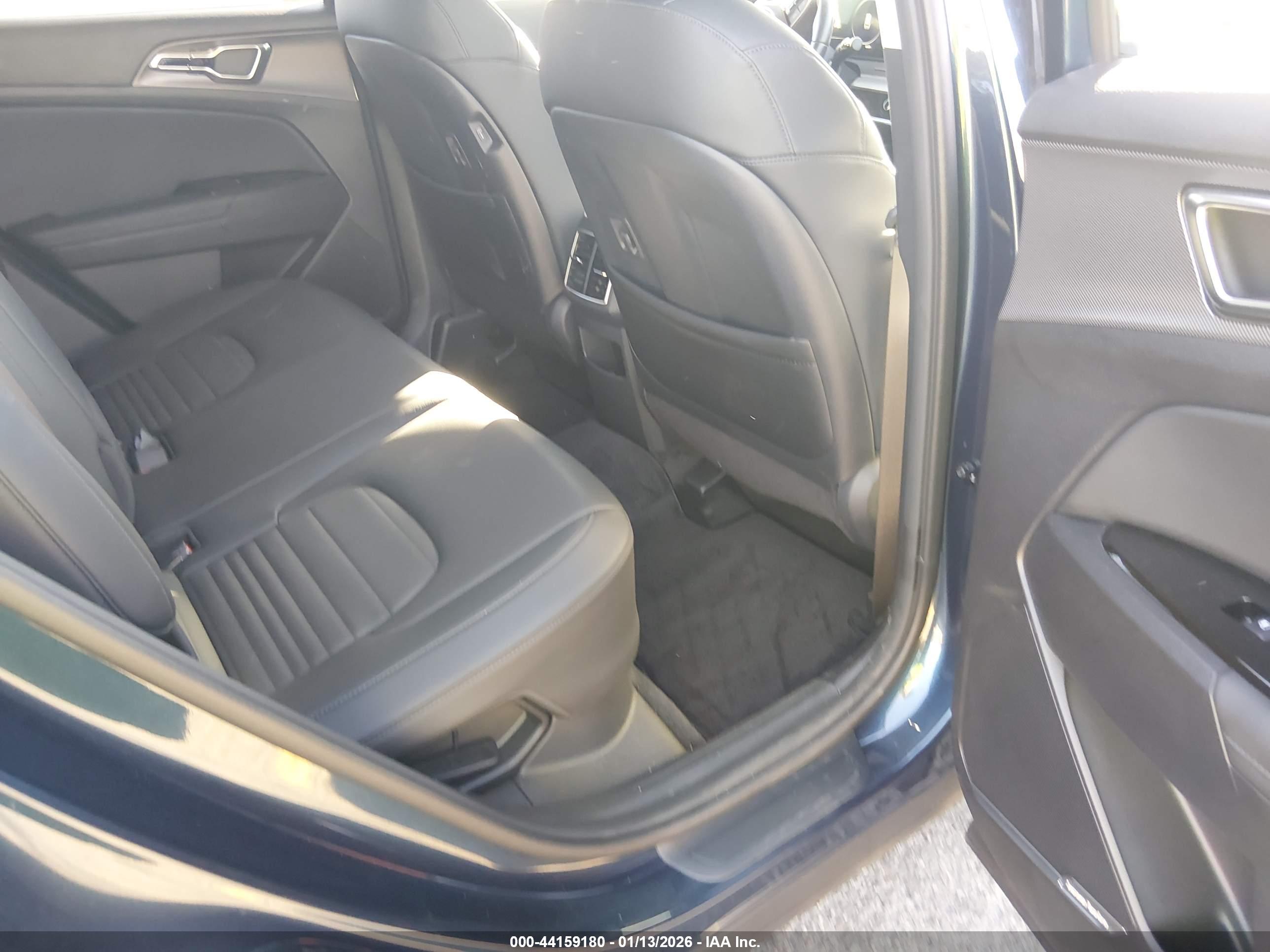 KIA SPORTAGE image 8
