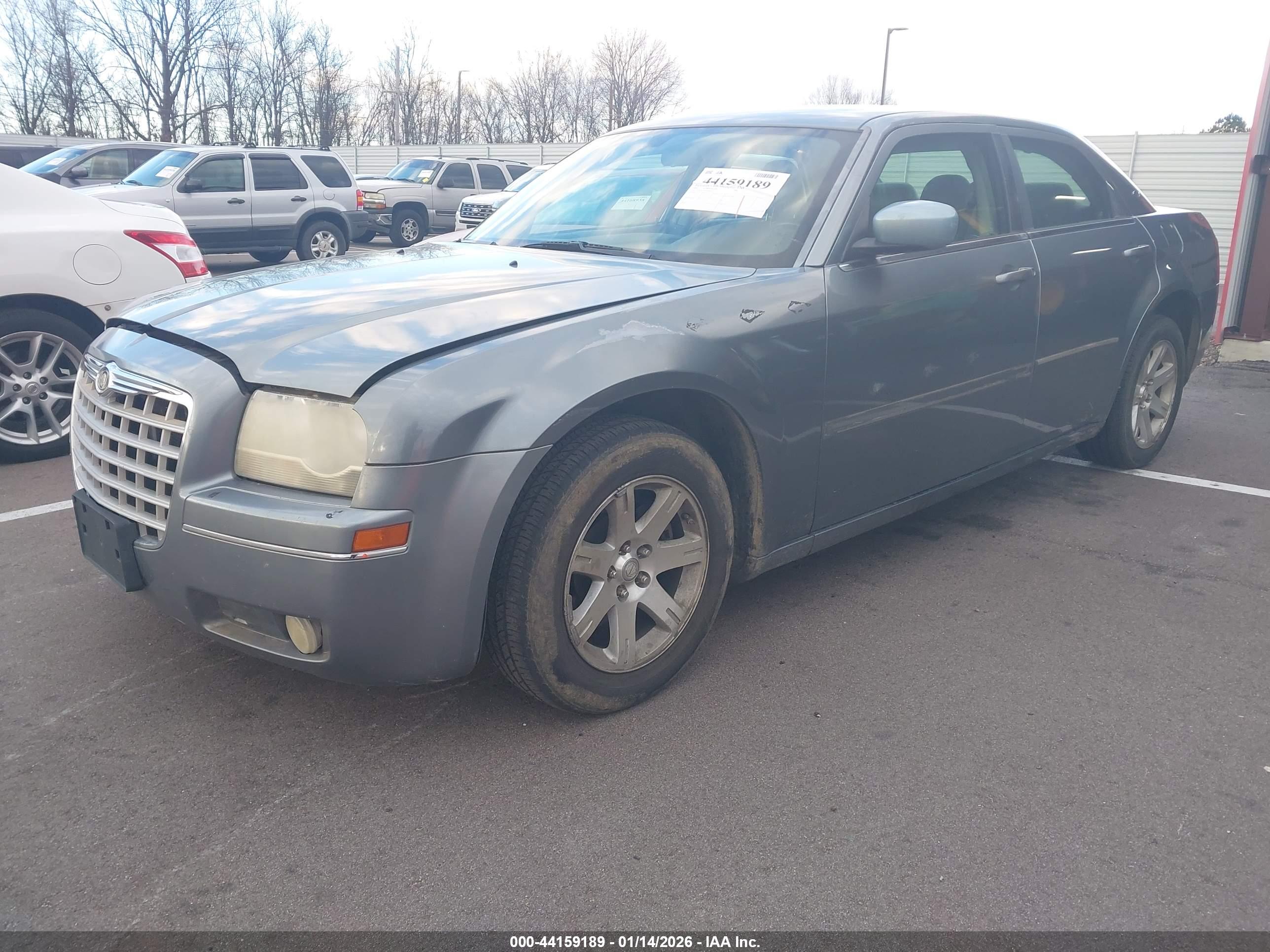 CHRYSLER 300 image 2