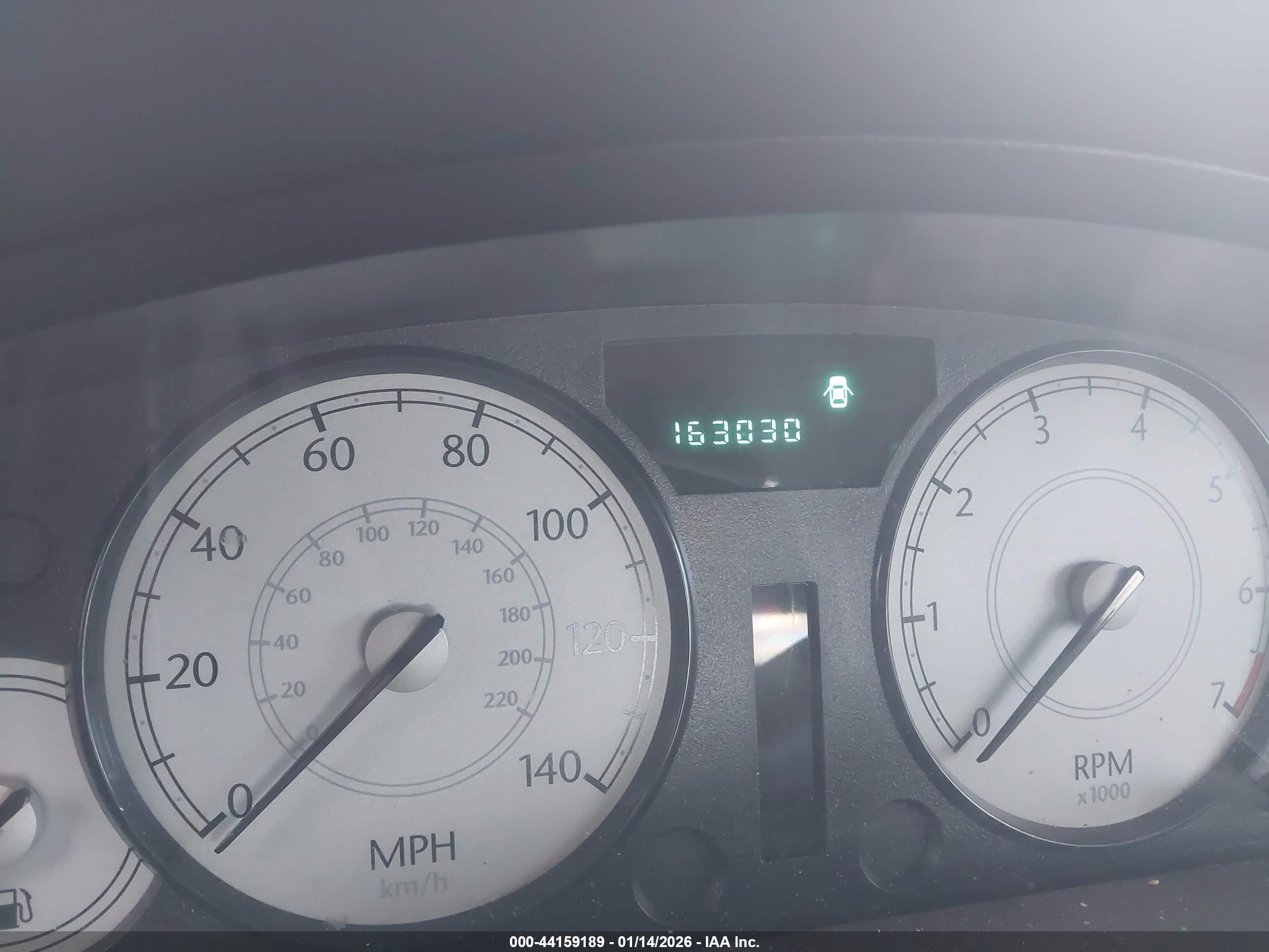 CHRYSLER 300 image 7