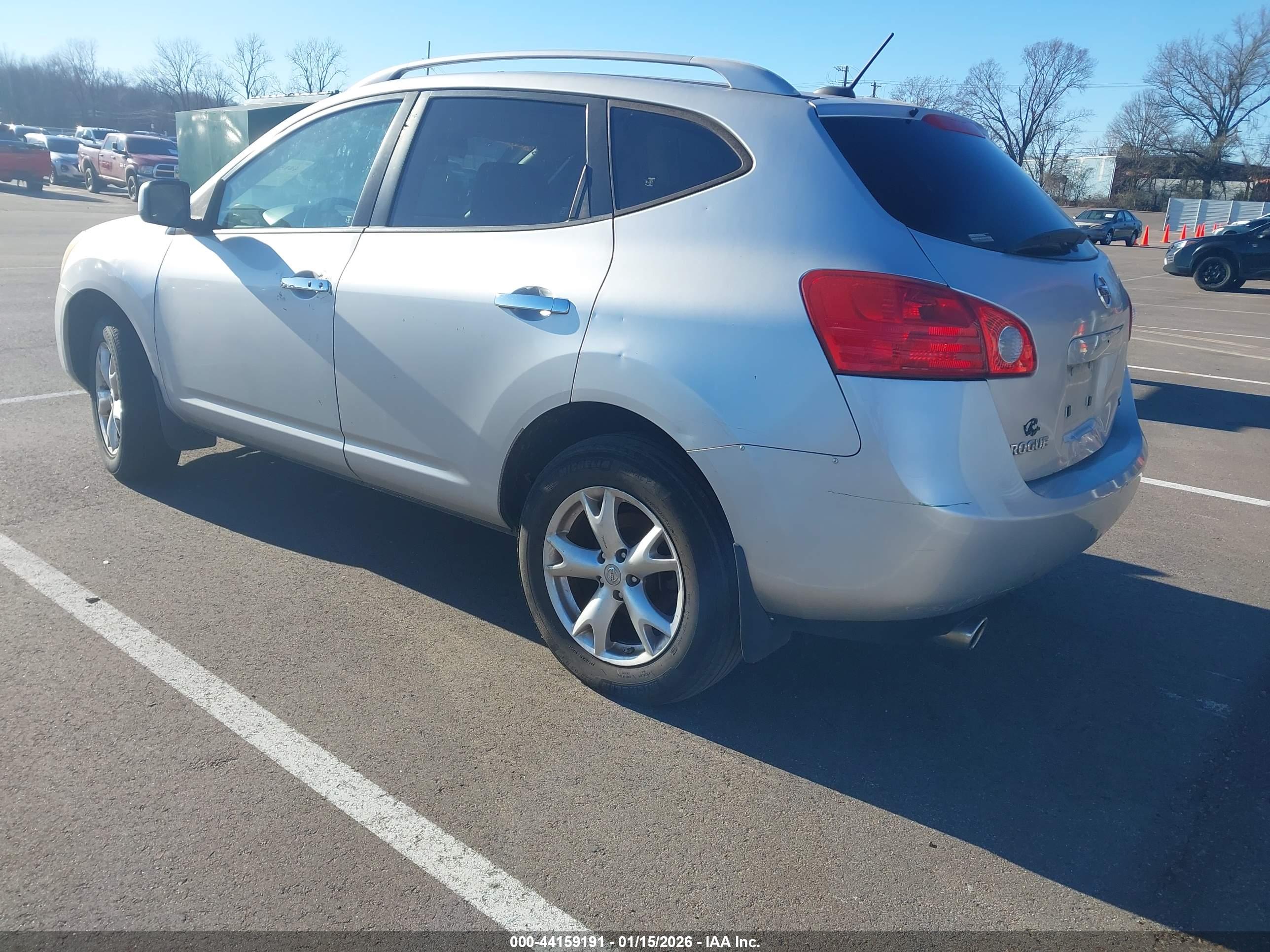 NISSAN ROGUE image 3