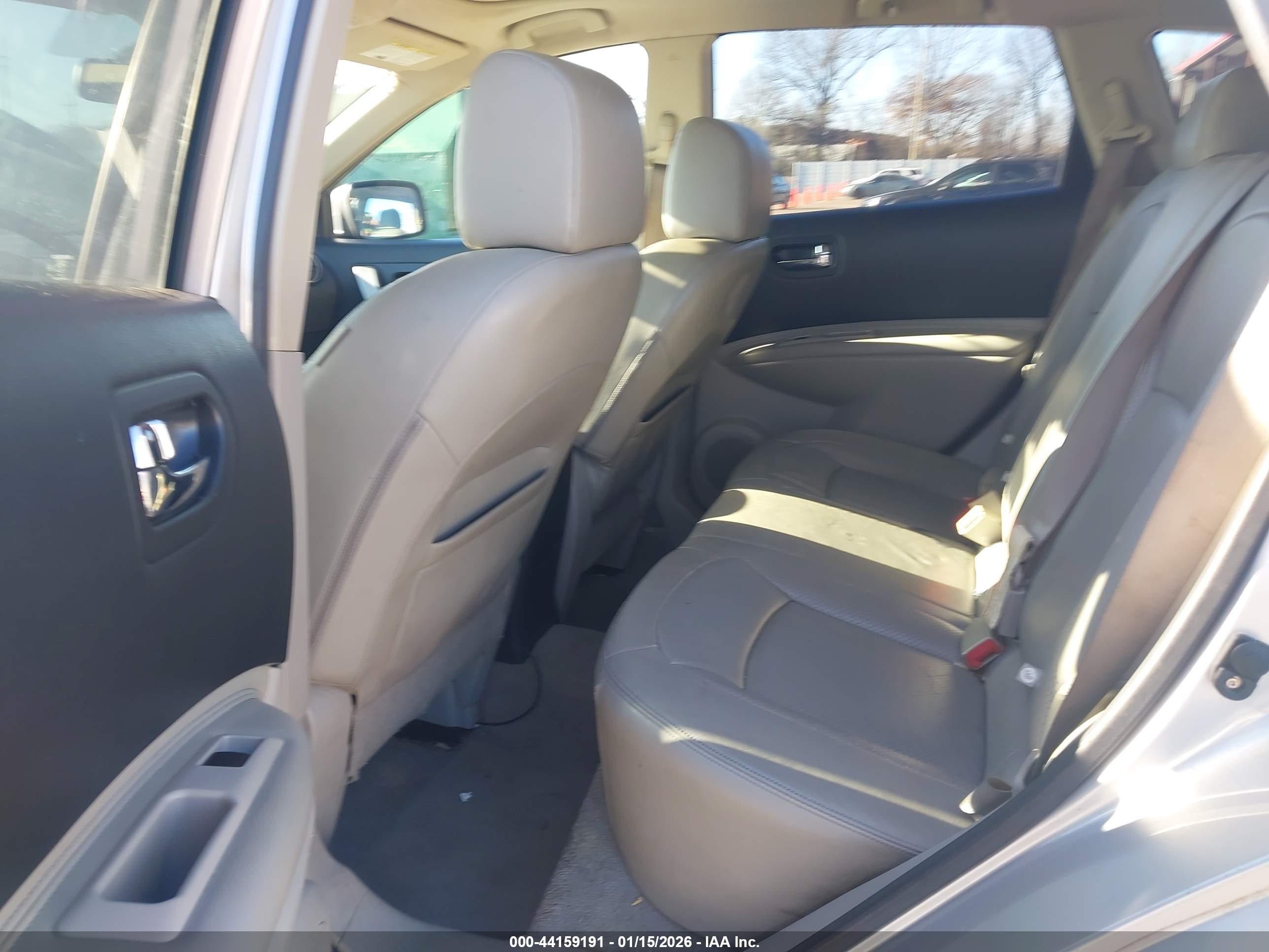 NISSAN ROGUE image 8