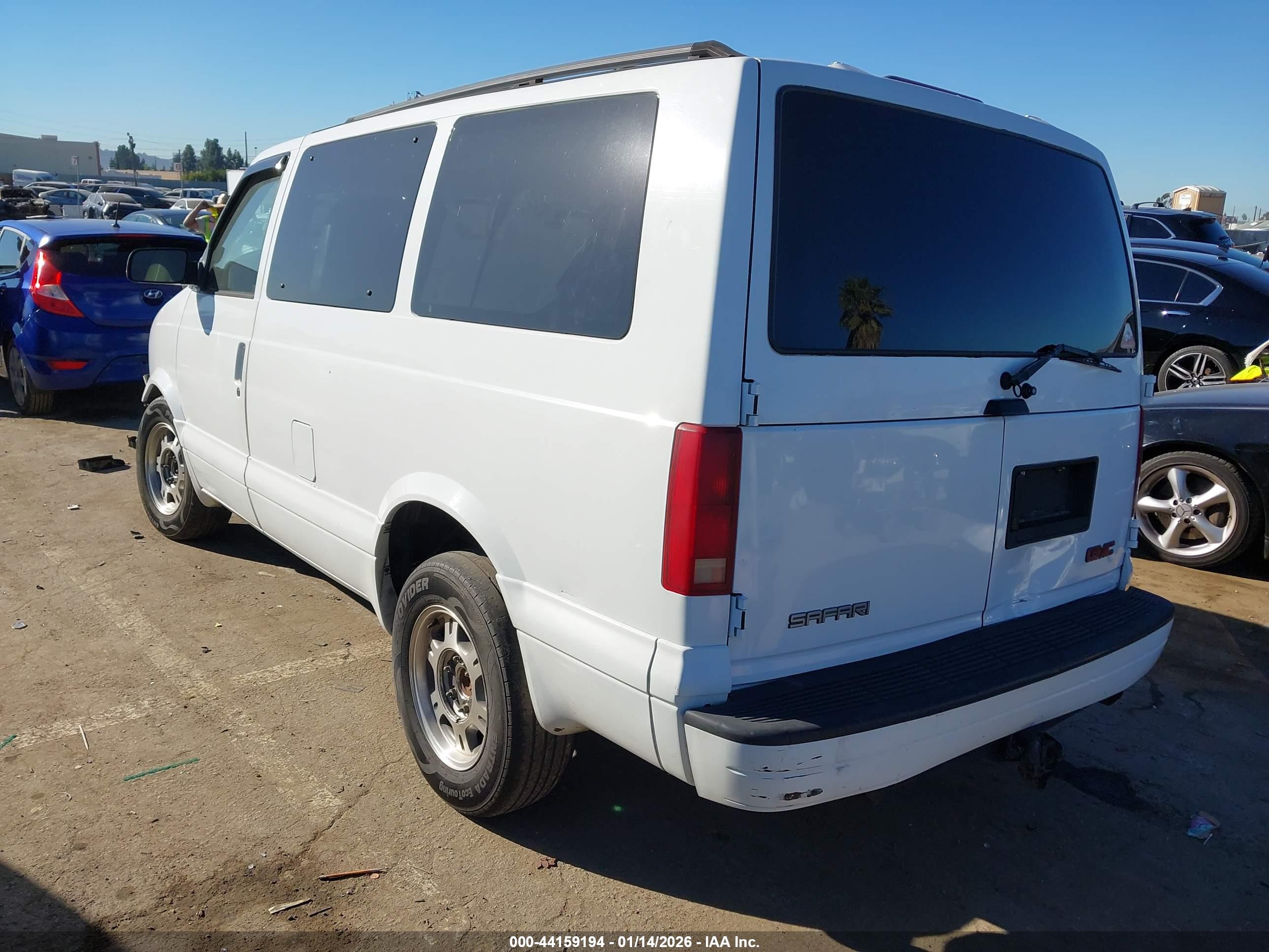 GMC SAFARI image 3