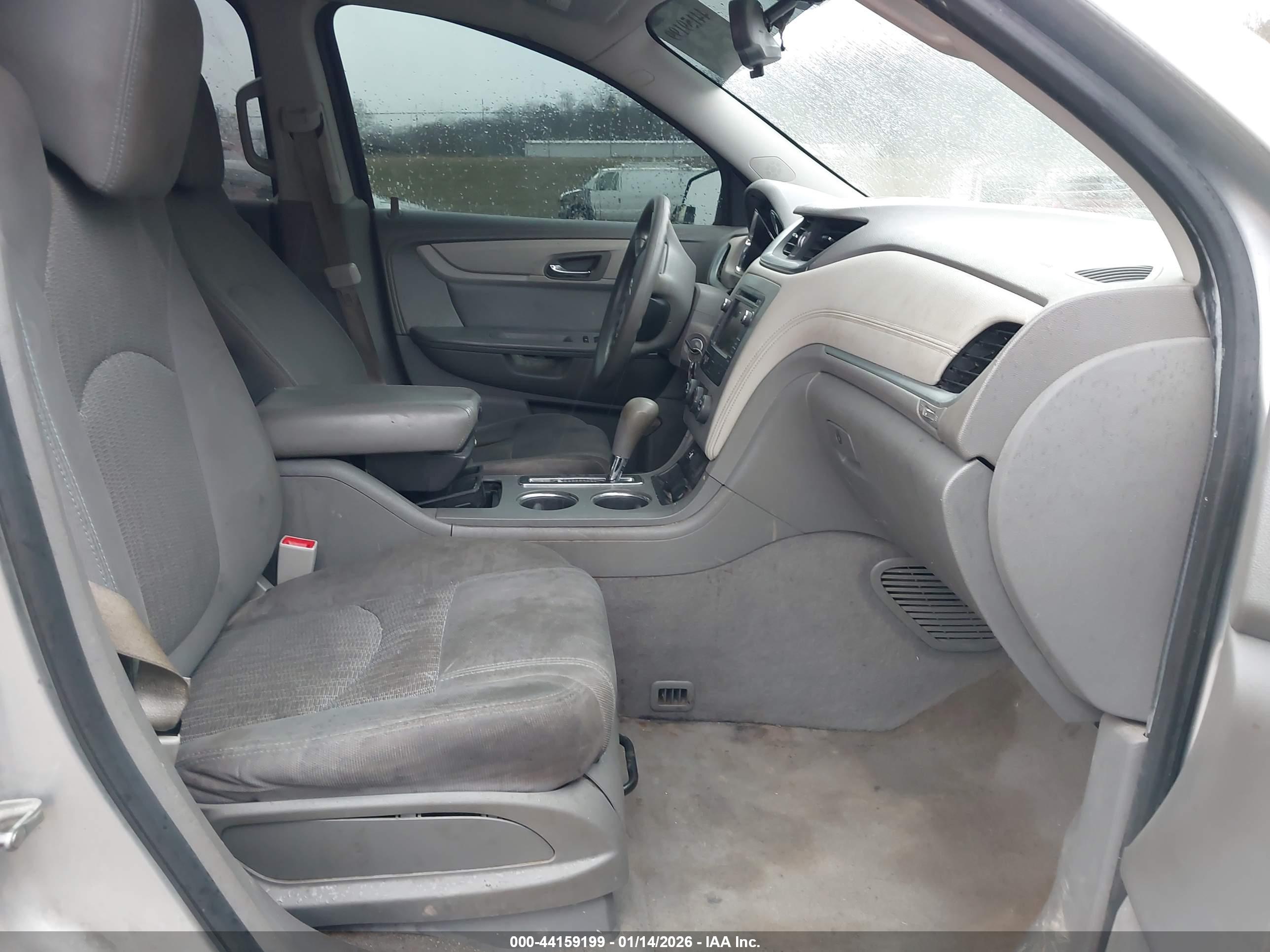 CHEVROLET TRAVERSE image 5