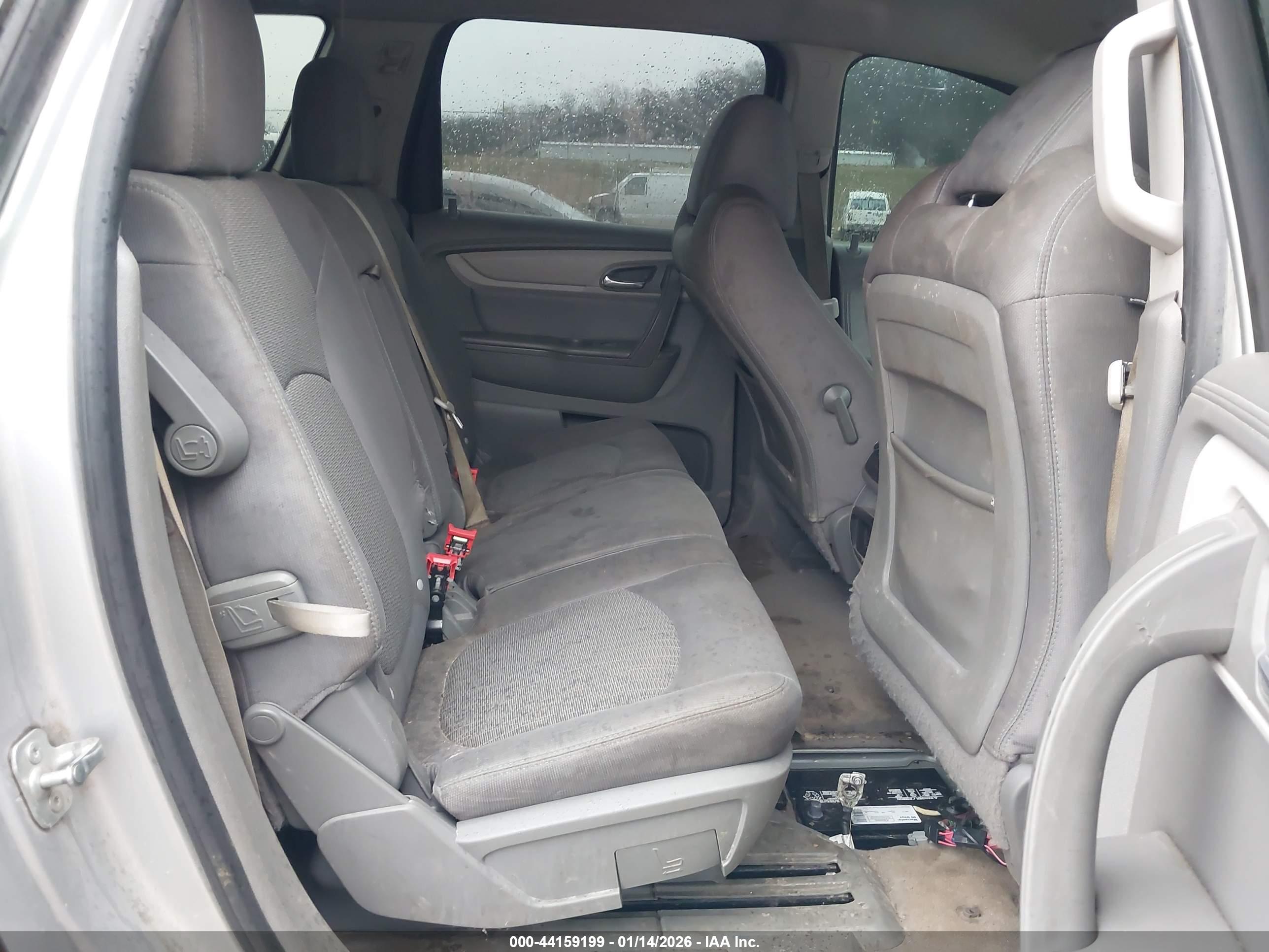 CHEVROLET TRAVERSE image 8
