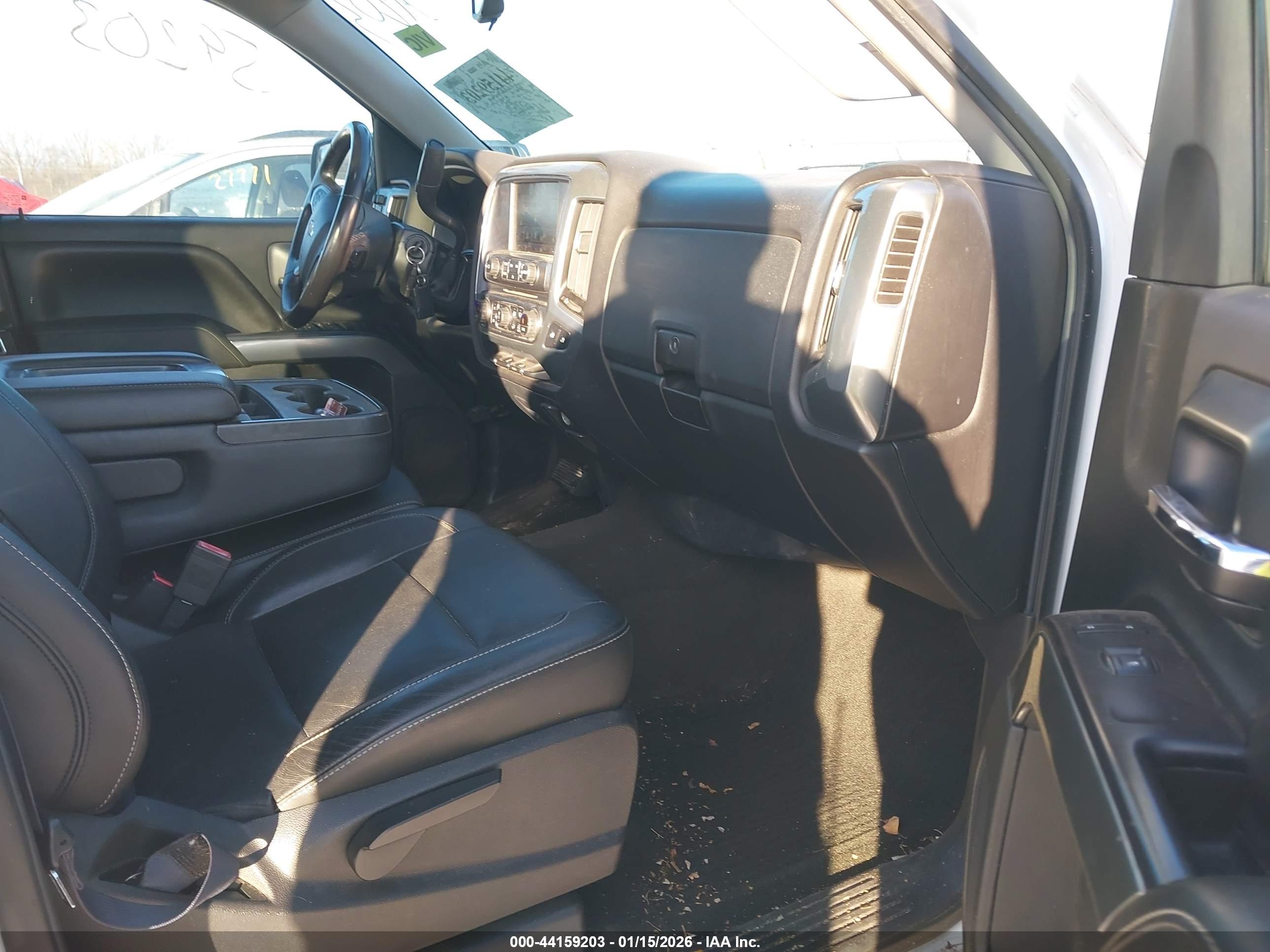 CHEVROLET SILVERADO image 5