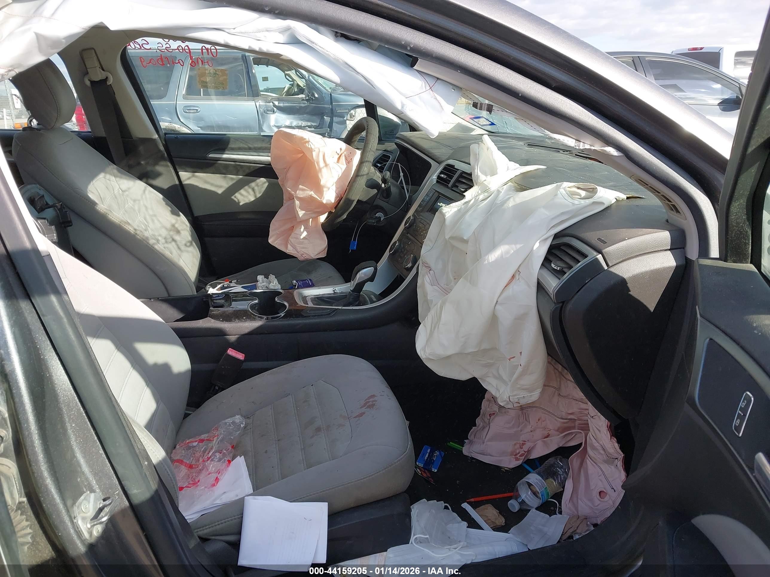 FORD FUSION image 5