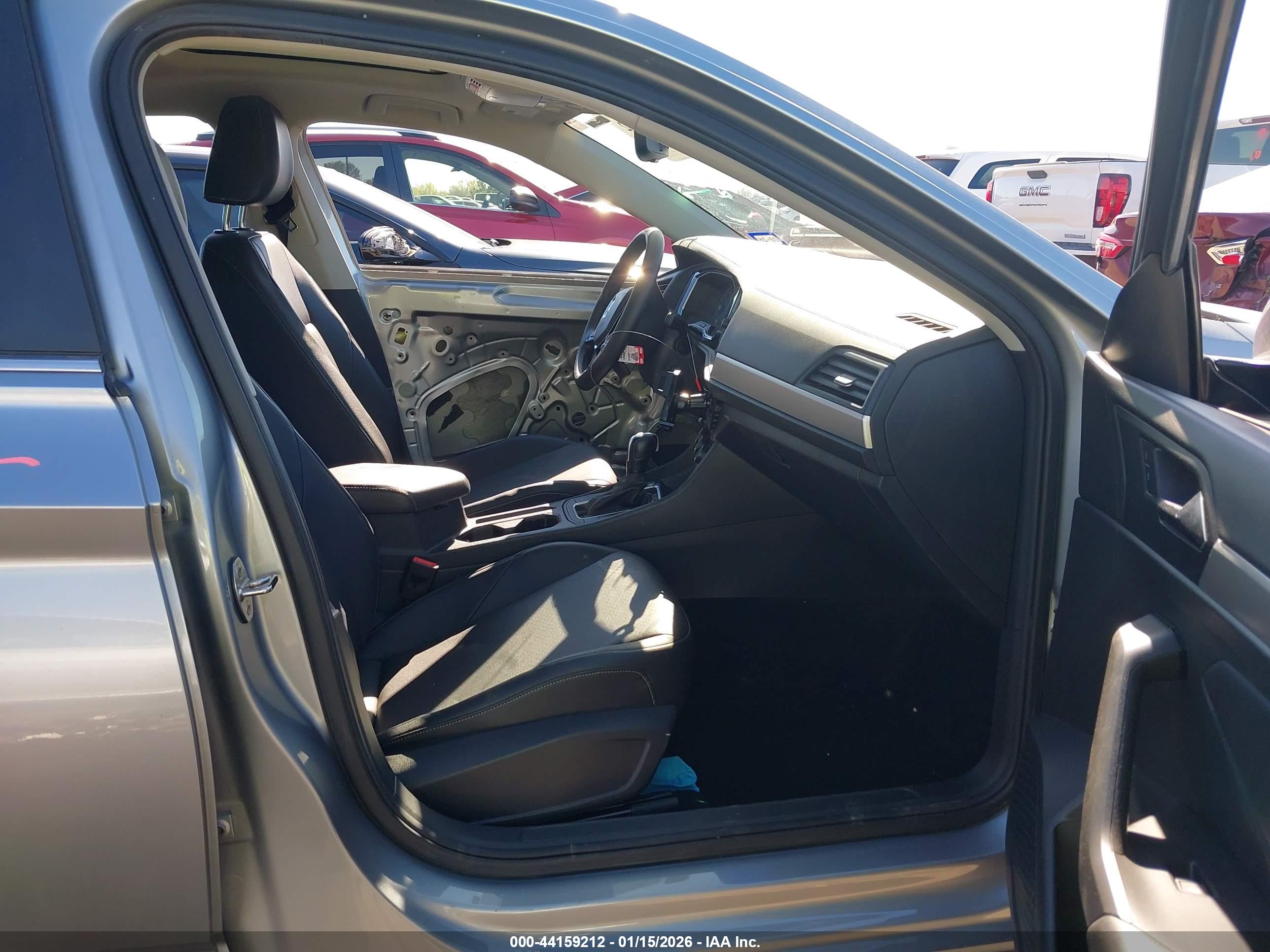 VOLKSWAGEN JETTA image 5
