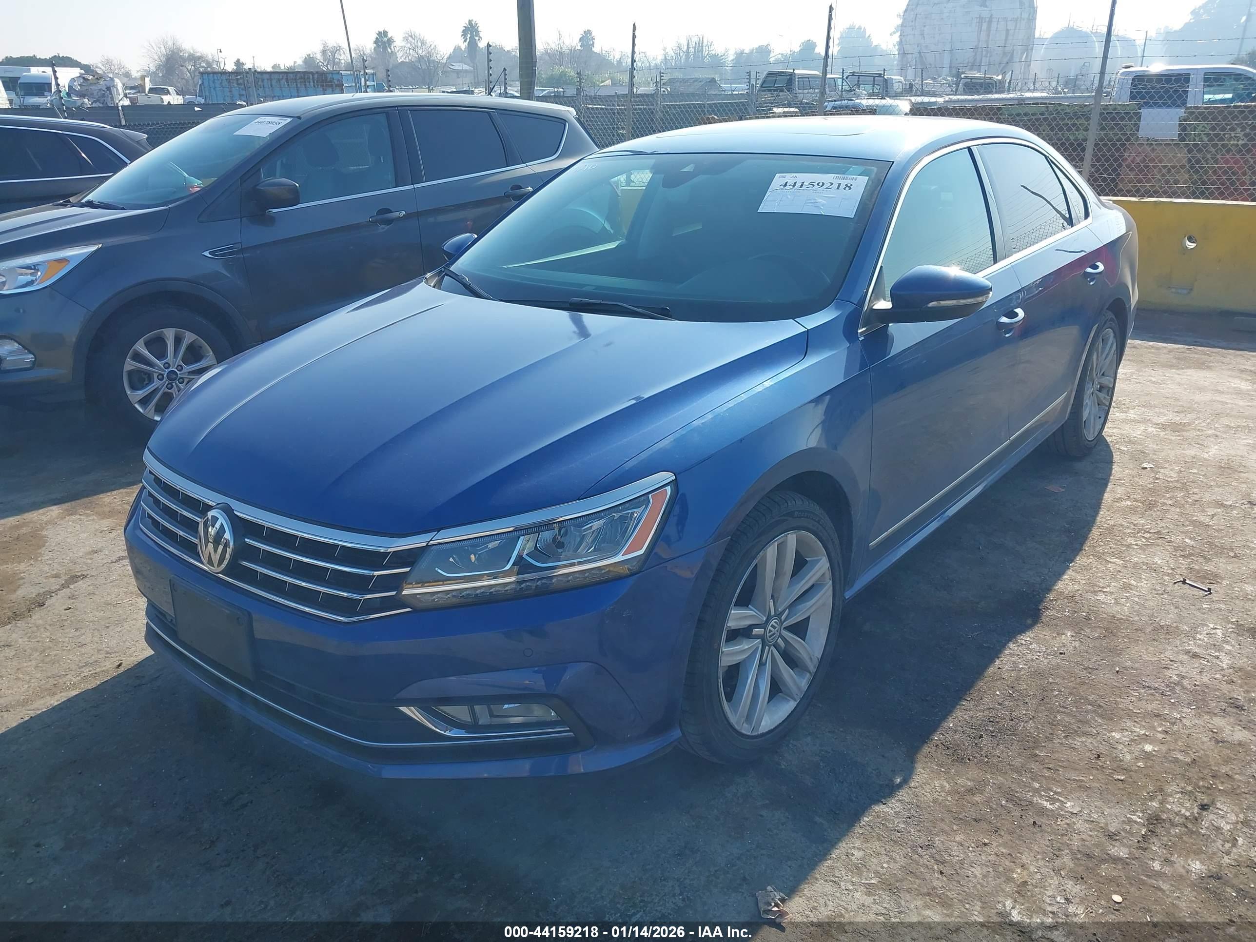 VOLKSWAGEN PASSAT image 2