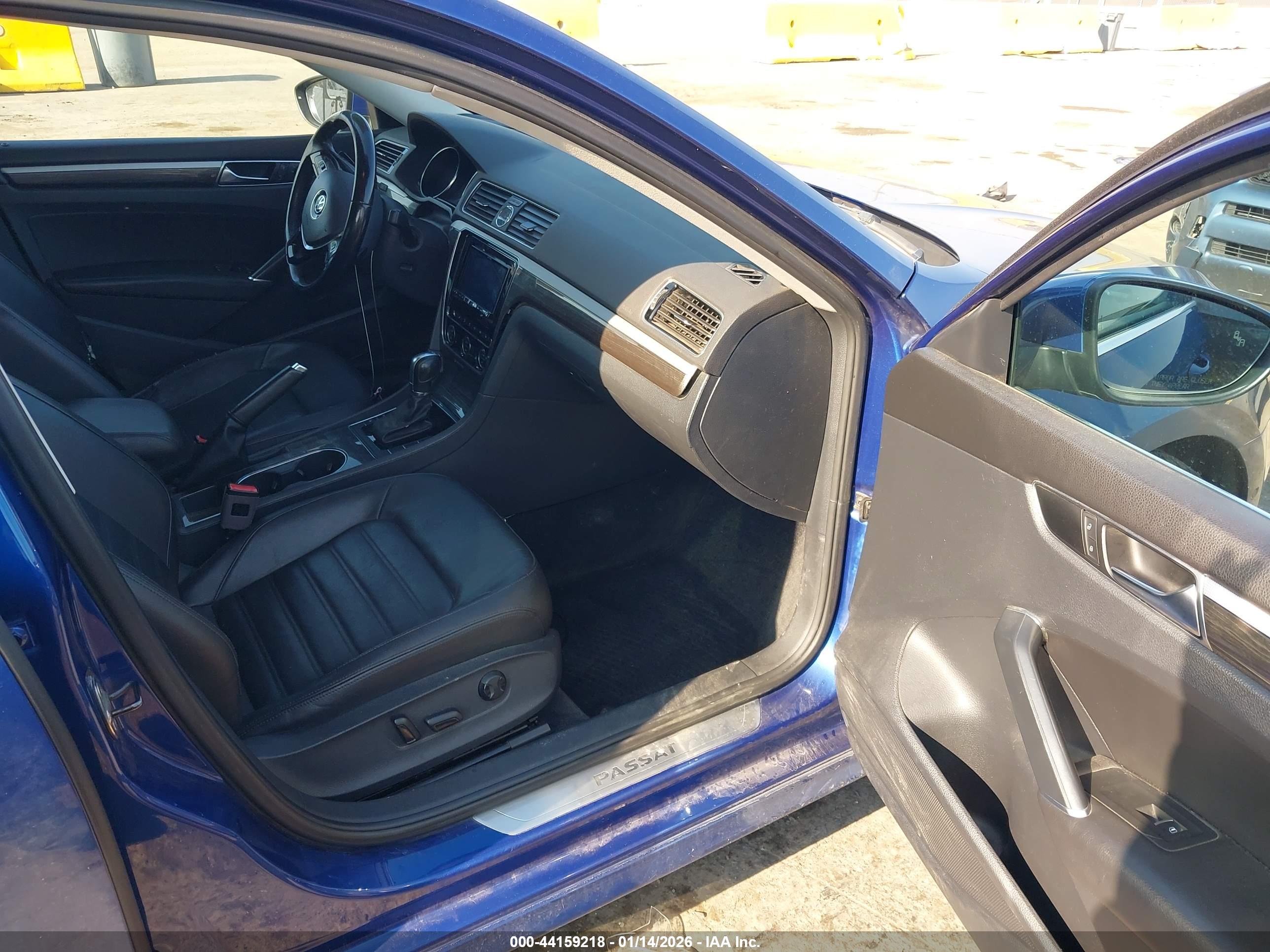 VOLKSWAGEN PASSAT image 5