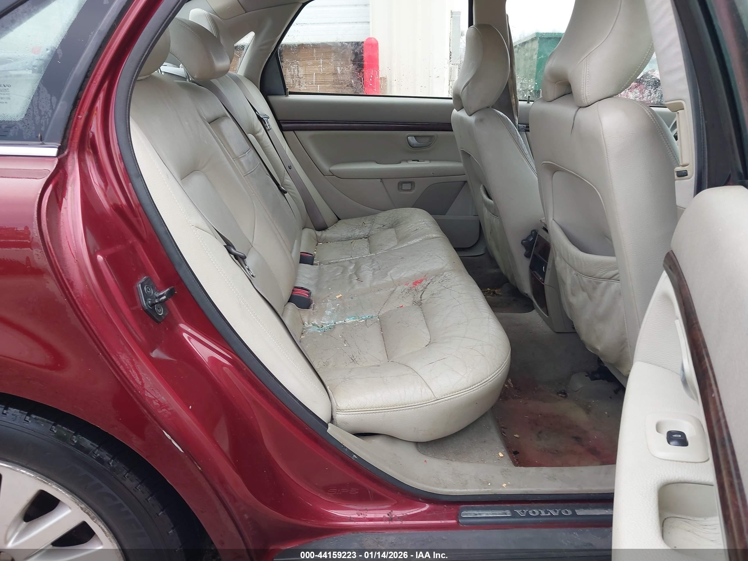 VOLVO S80 image 8