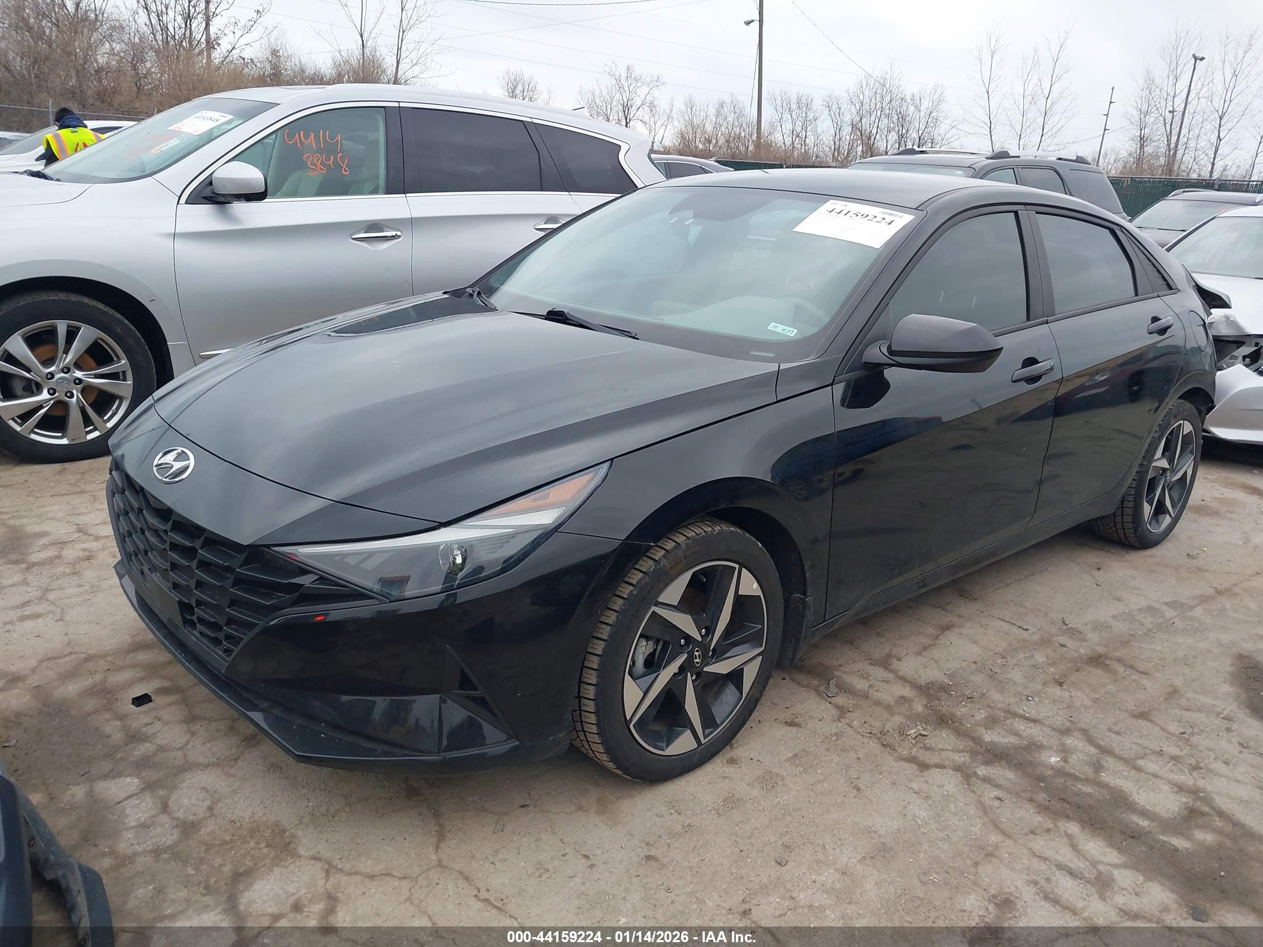 HYUNDAI ELANTRA image 2