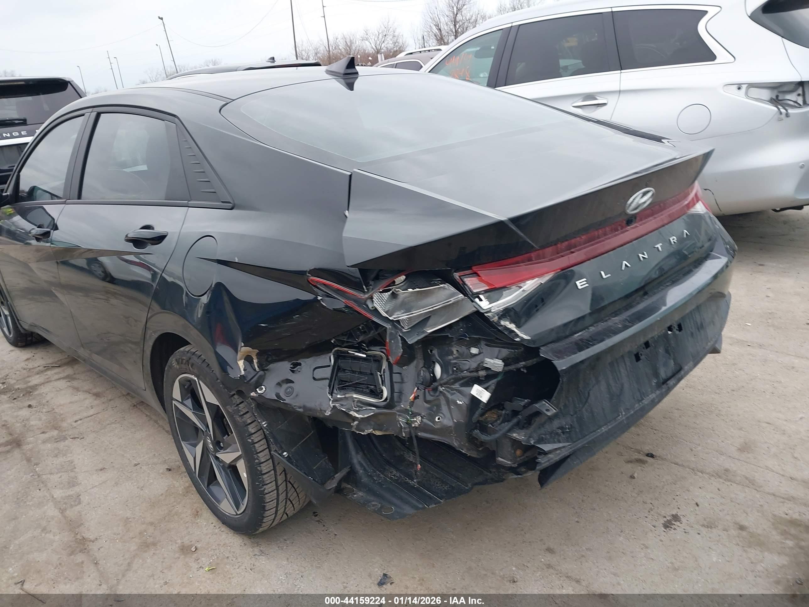 HYUNDAI ELANTRA image 6