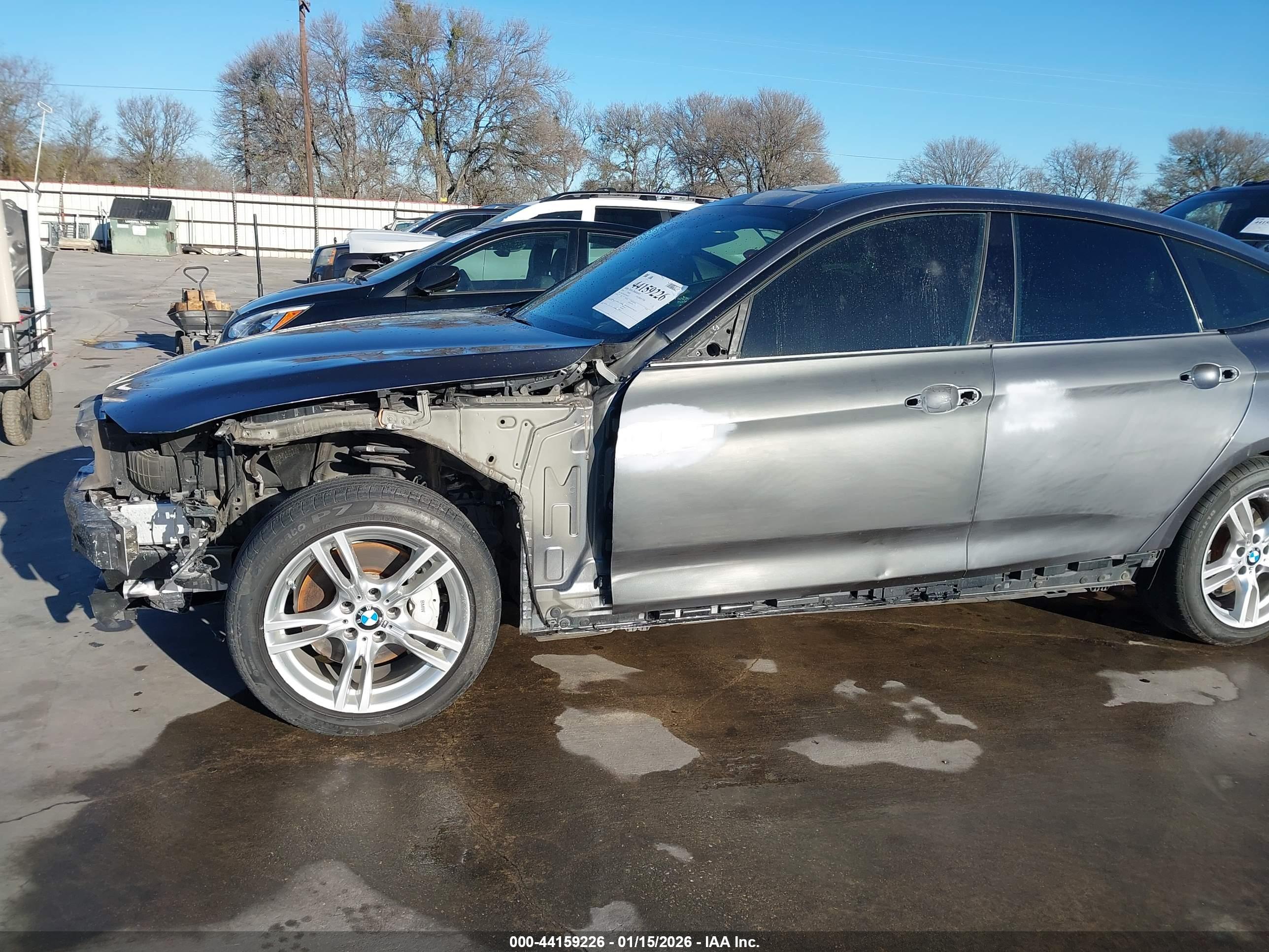 BMW 335I image 6